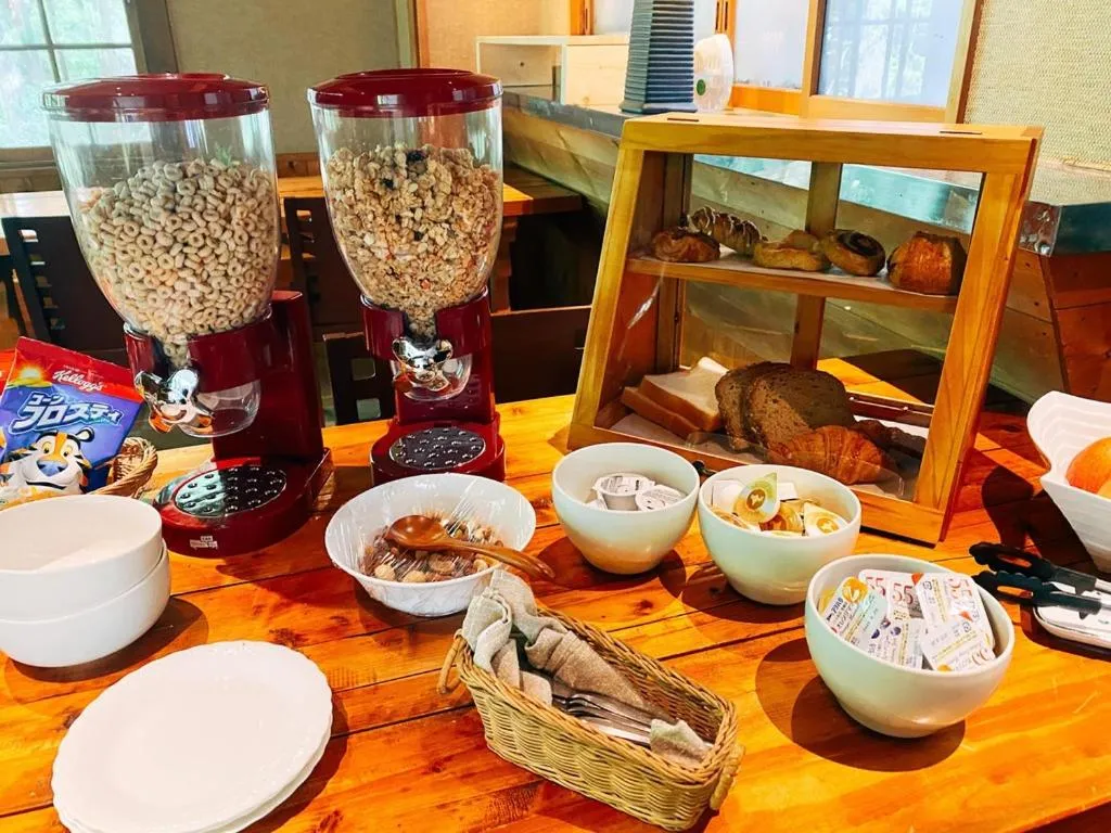 Food and drinks in Kizuna Lodge & BBQ Centre