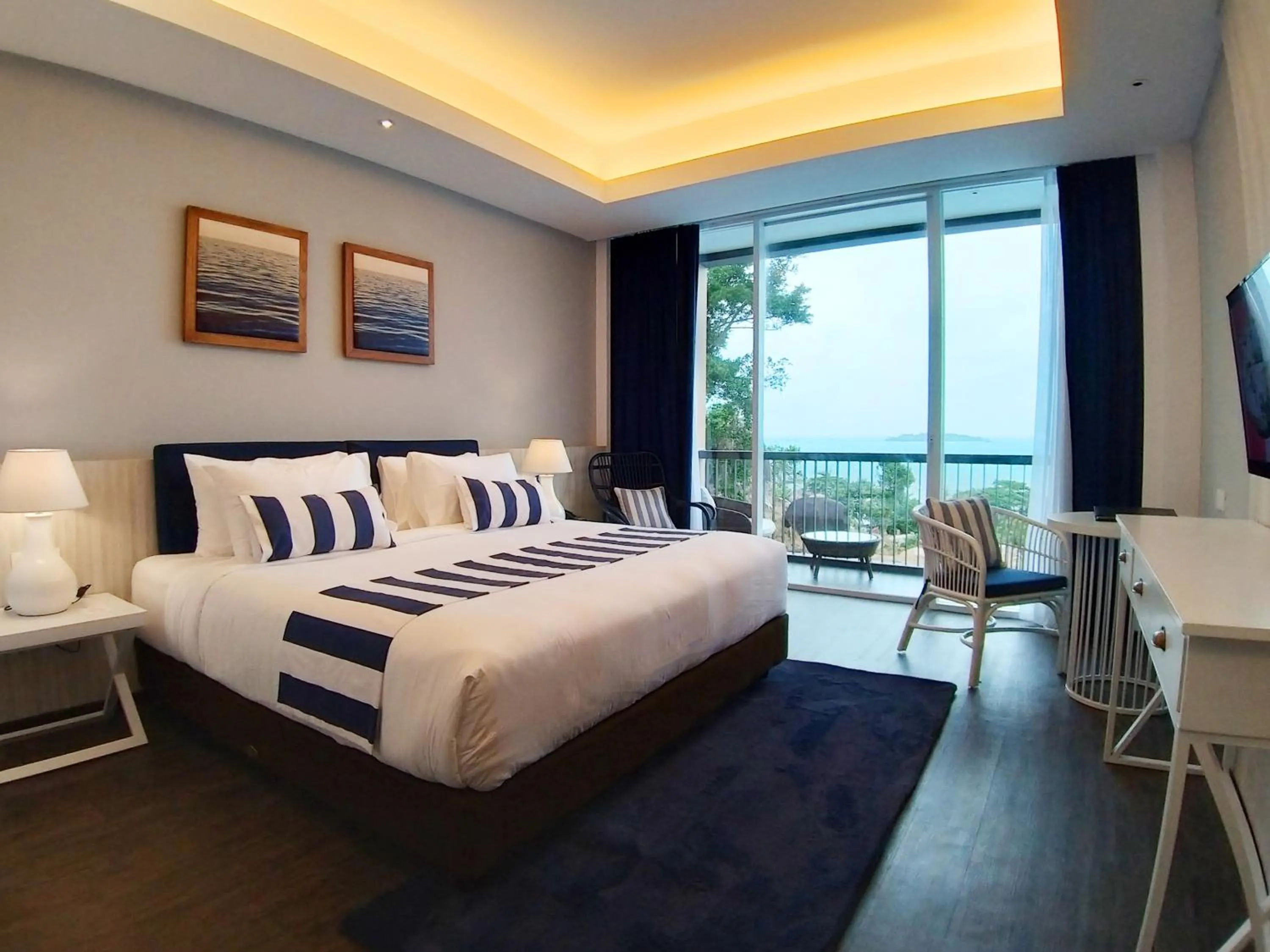 Bedroom, Bed in Swiss-Belresort Belitung