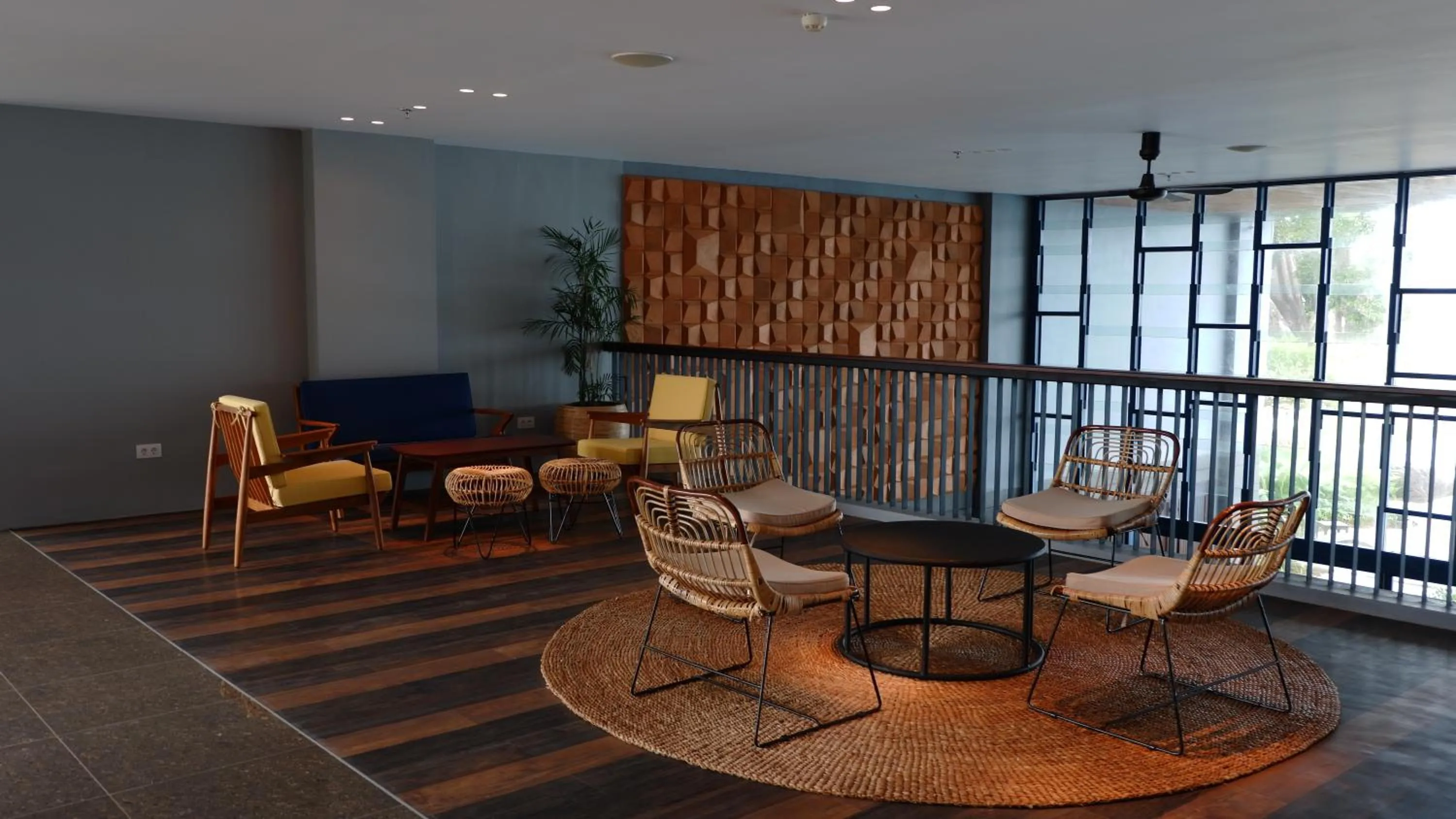 Lounge or bar in Swiss-Belresort Belitung