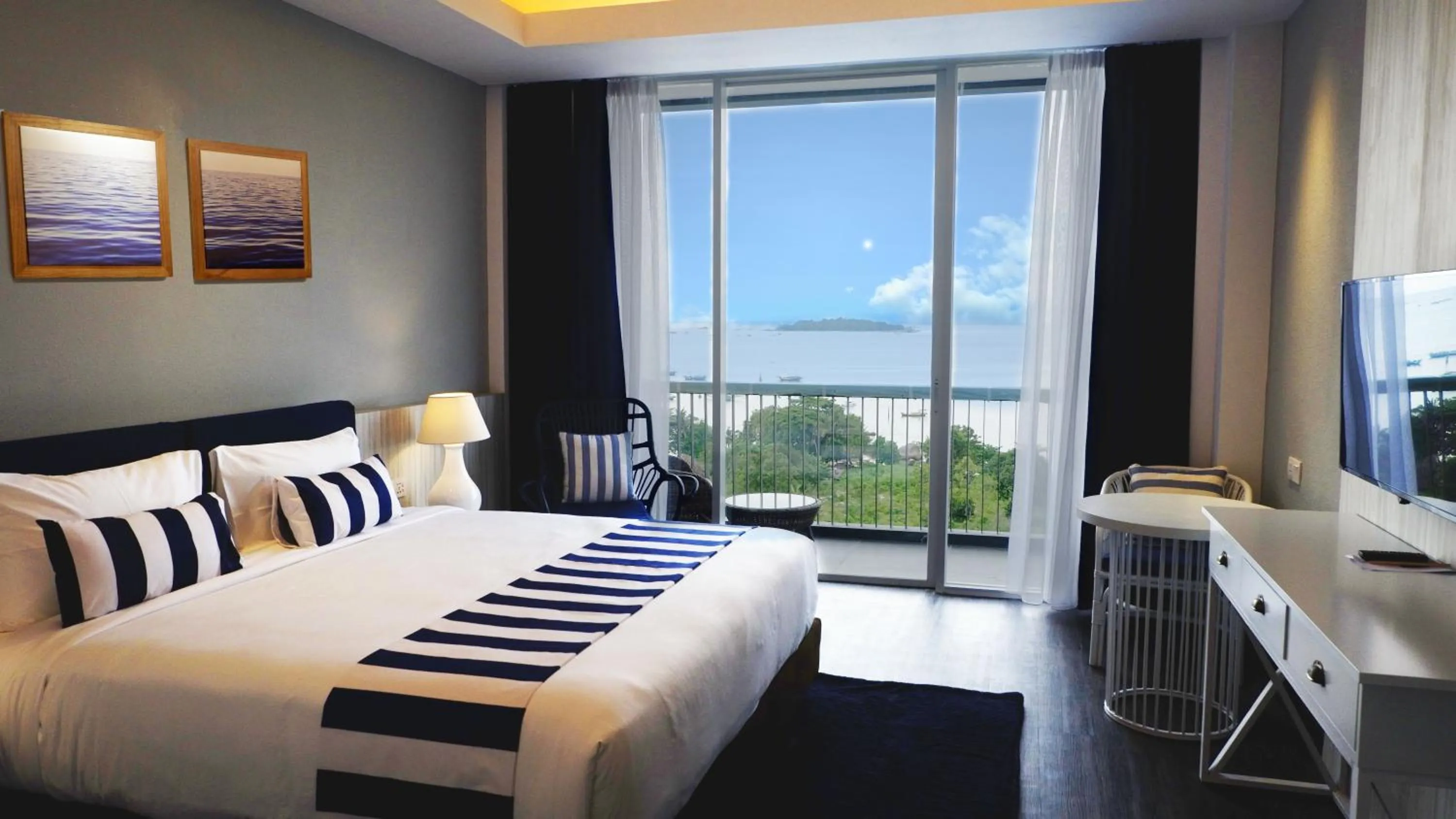 Bedroom, Bed in Swiss-Belresort Belitung