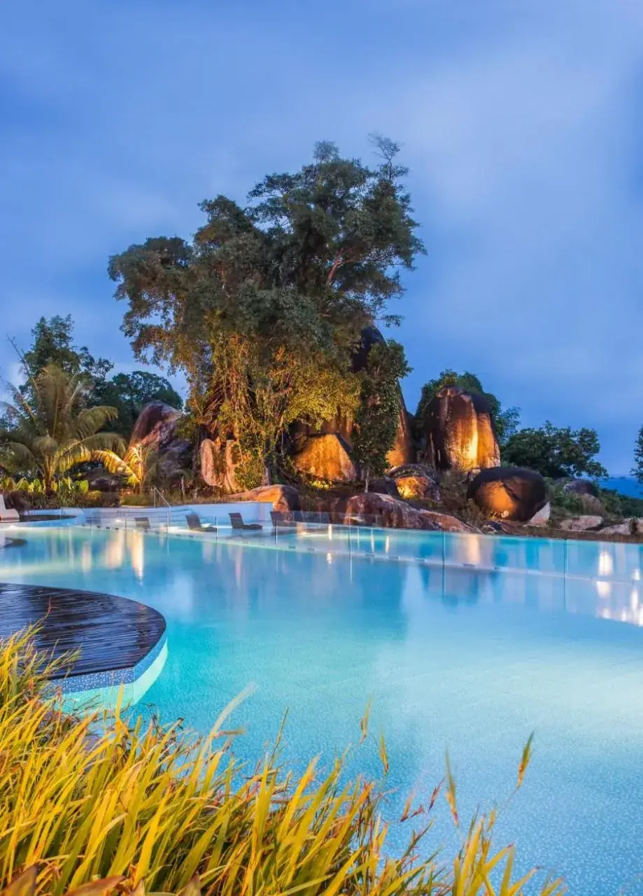 Swimming pool in Swiss-Belresort Belitung Swimming pool in Swiss-Belresort Belitung