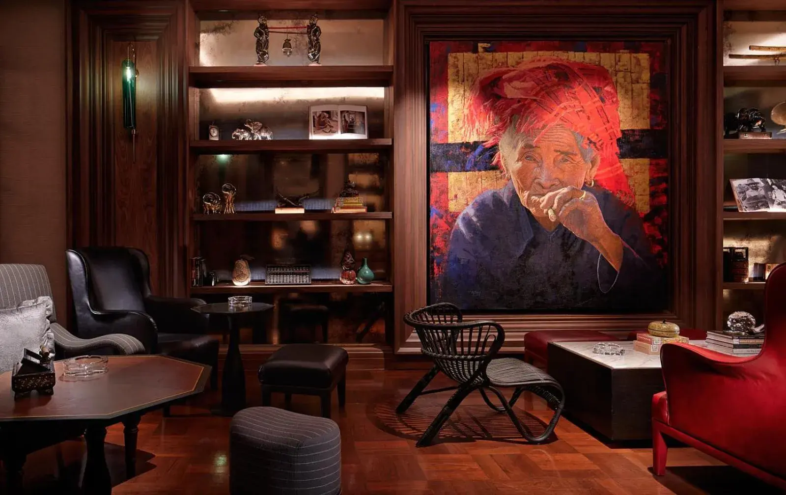 Lounge or bar in The ERAVATI Sule Grand Yangon Lounge or bar in The ERAVATI Sule Grand Yangon