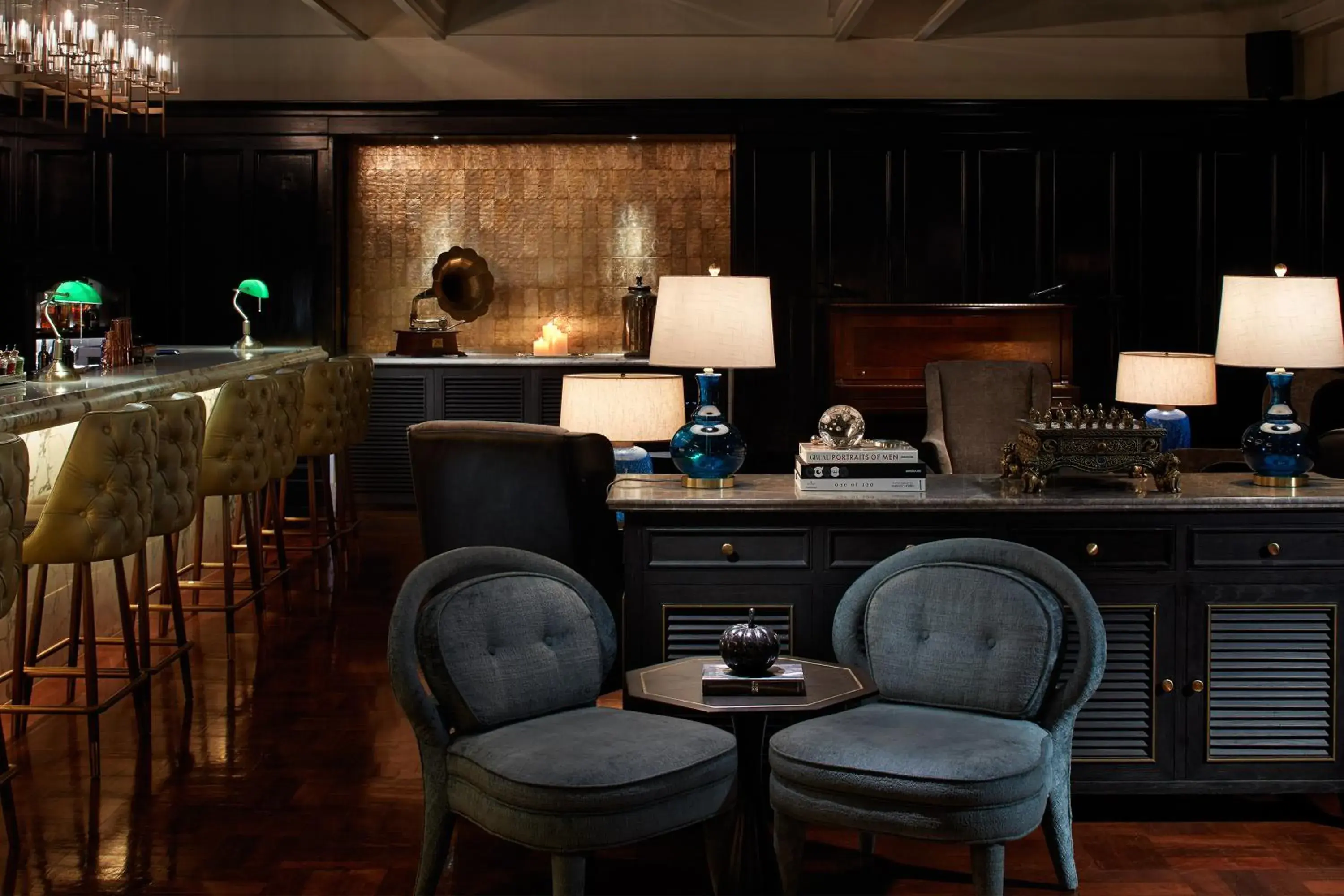 Lounge or bar in The ERAVATI Sule Grand Yangon Lounge or bar in The ERAVATI Sule Grand Yangon