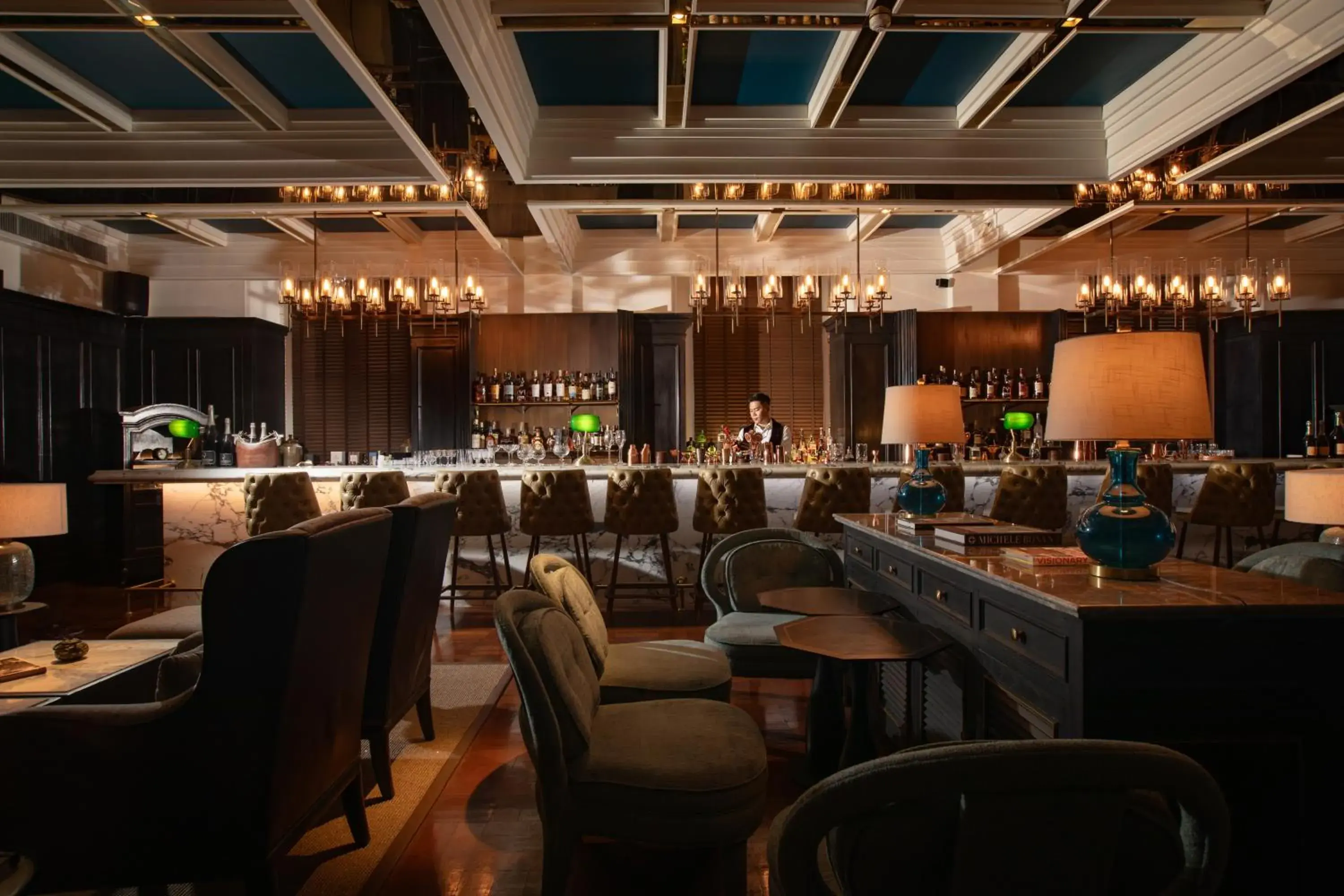 Lounge or bar in The ERAVATI Sule Grand Yangon Lounge or bar in The ERAVATI Sule Grand Yangon