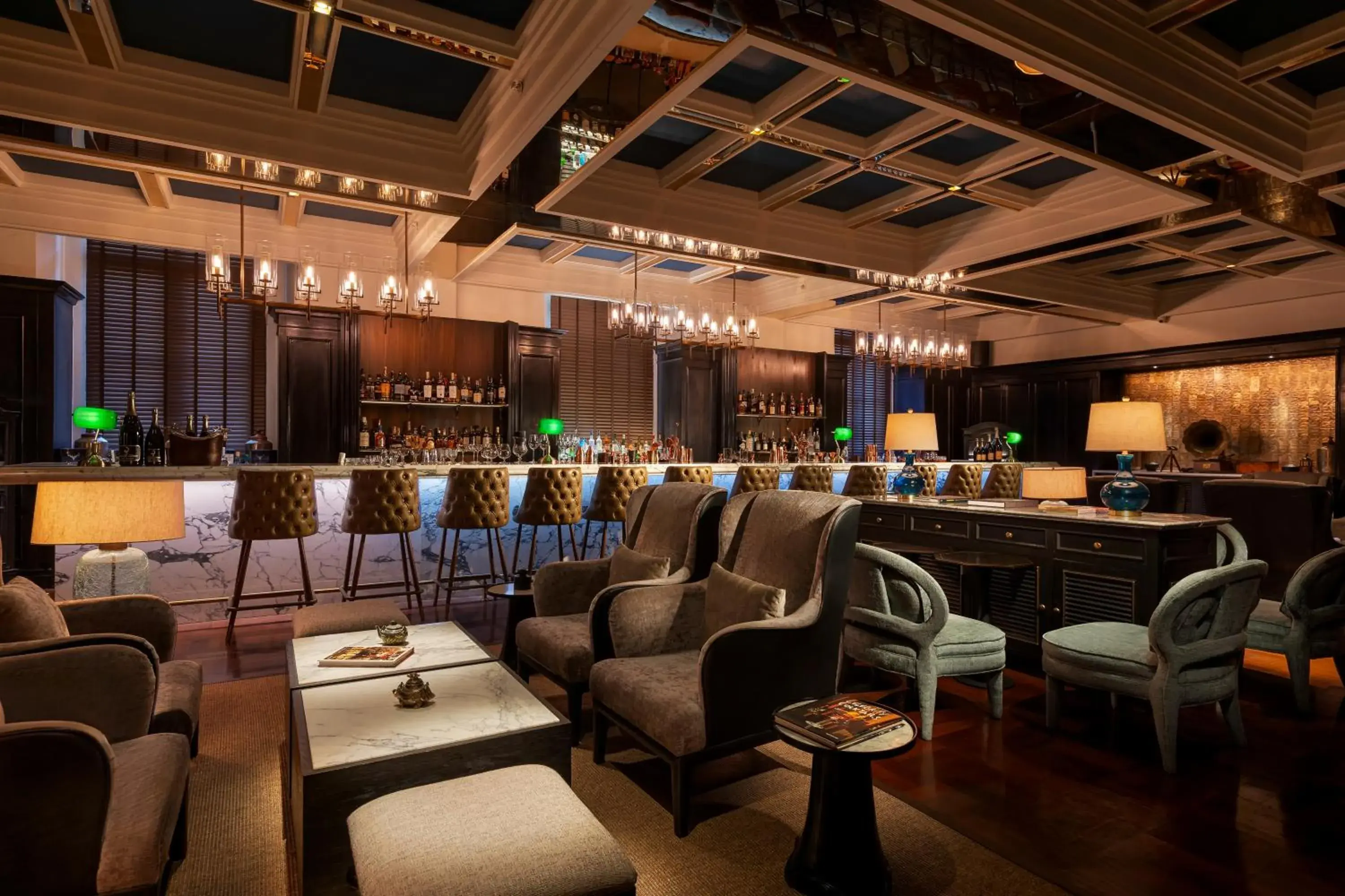 Lounge or bar in The ERAVATI Sule Grand Yangon Lounge or bar in The ERAVATI Sule Grand Yangon