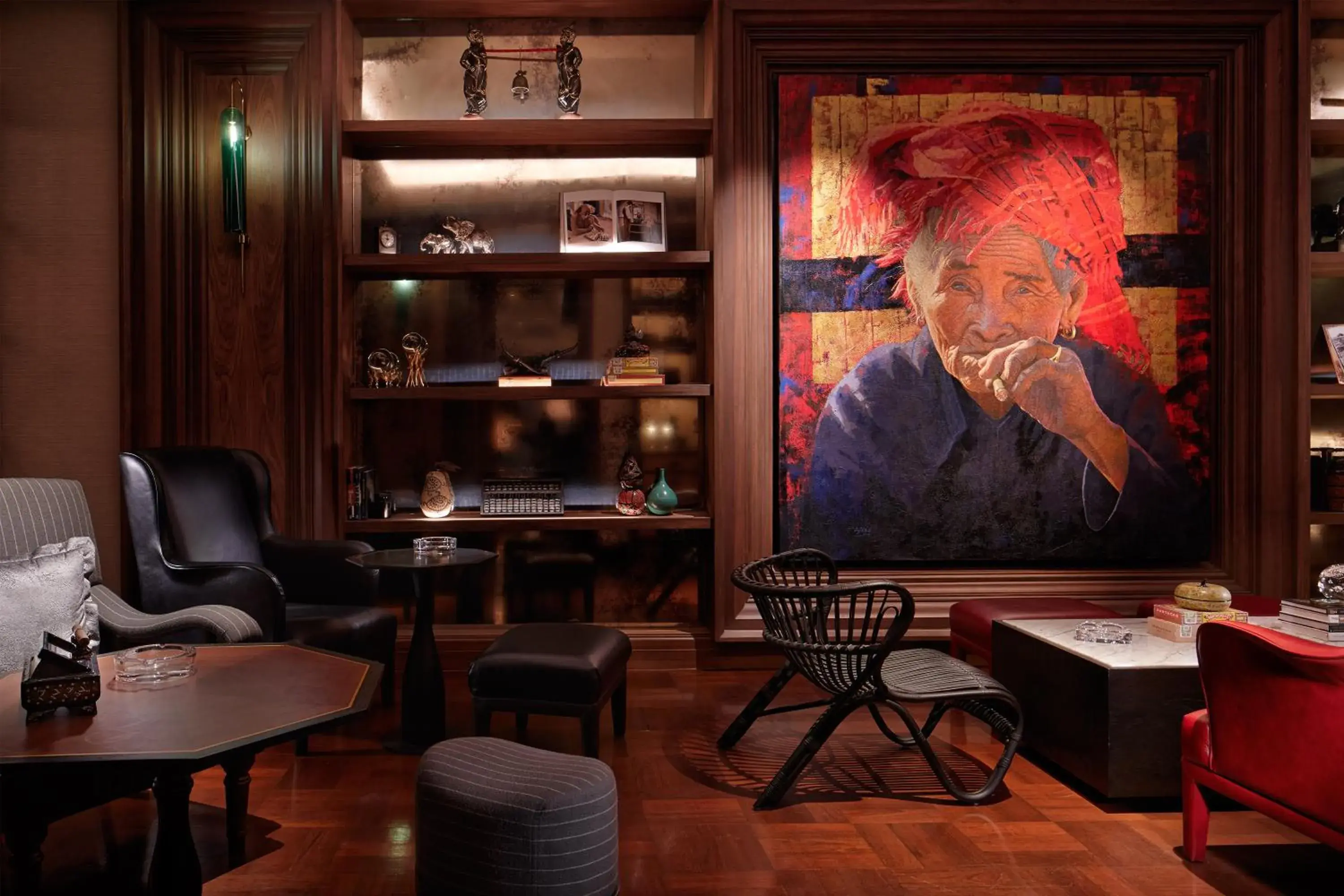 Lounge or bar in The ERAVATI Sule Grand Yangon Lounge or bar in The ERAVATI Sule Grand Yangon