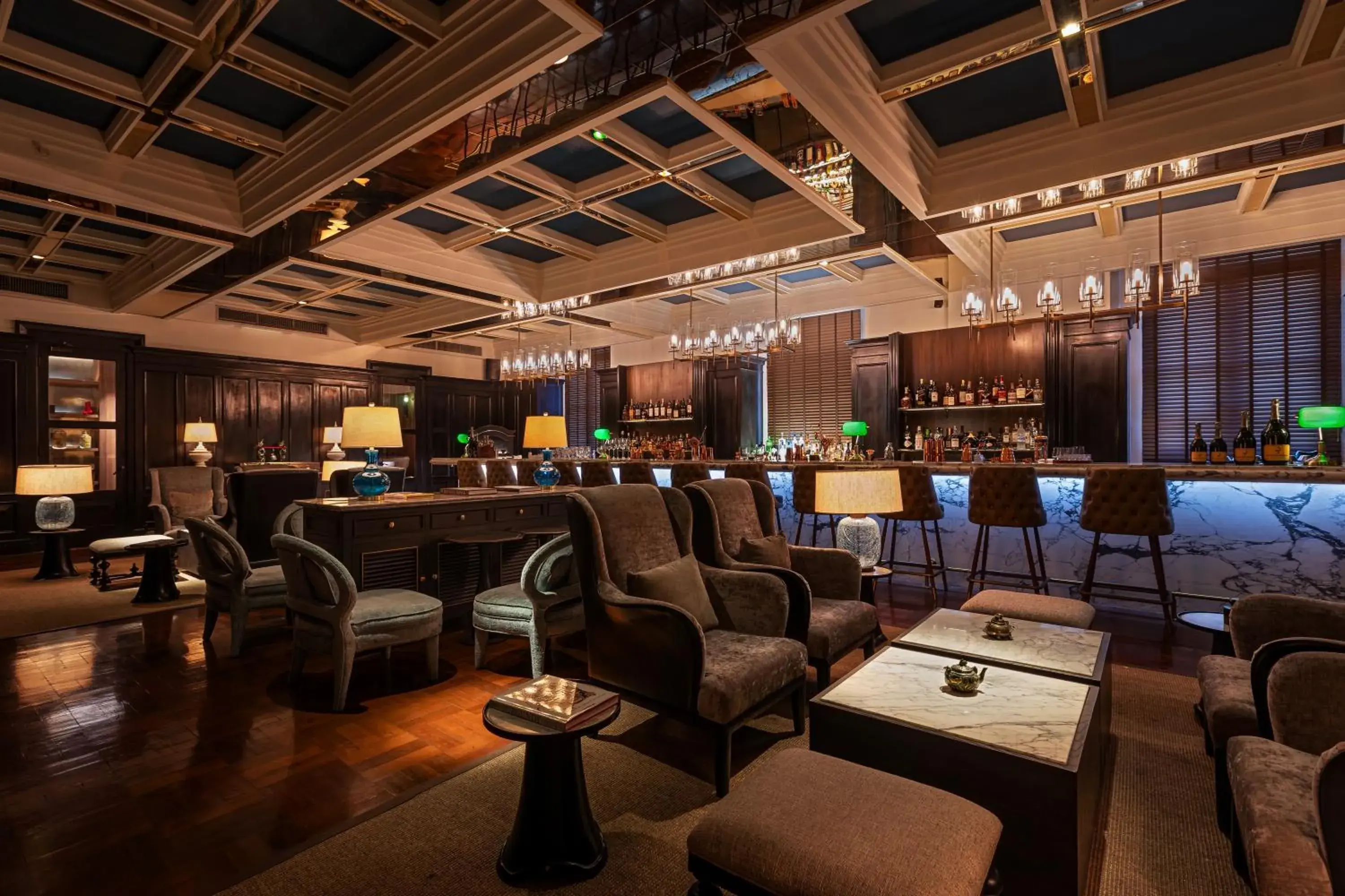 Lounge or bar in The ERAVATI Sule Grand Yangon Lounge or bar in The ERAVATI Sule Grand Yangon