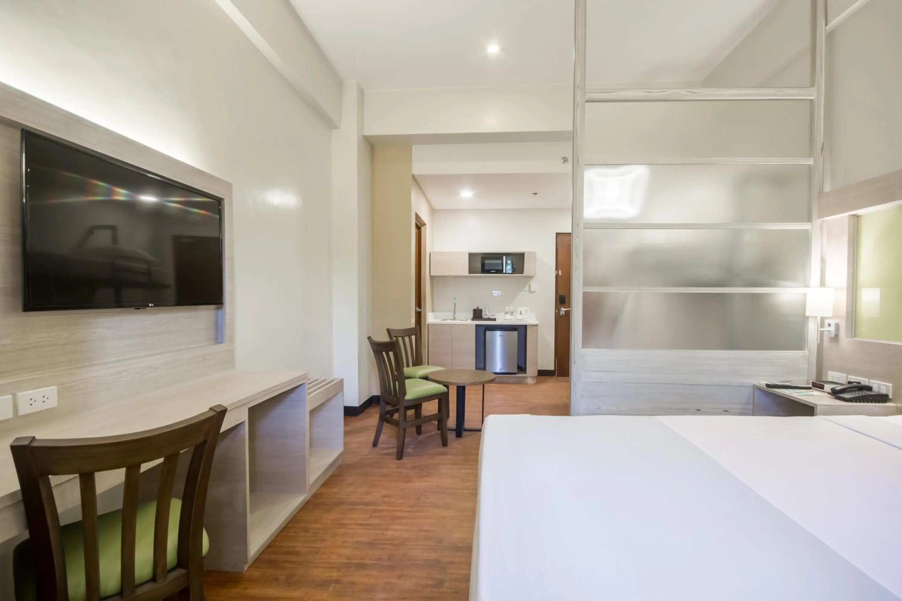 Photo of the whole room, Bed in Microtel Inn & Suites by Wyndham San Fernando