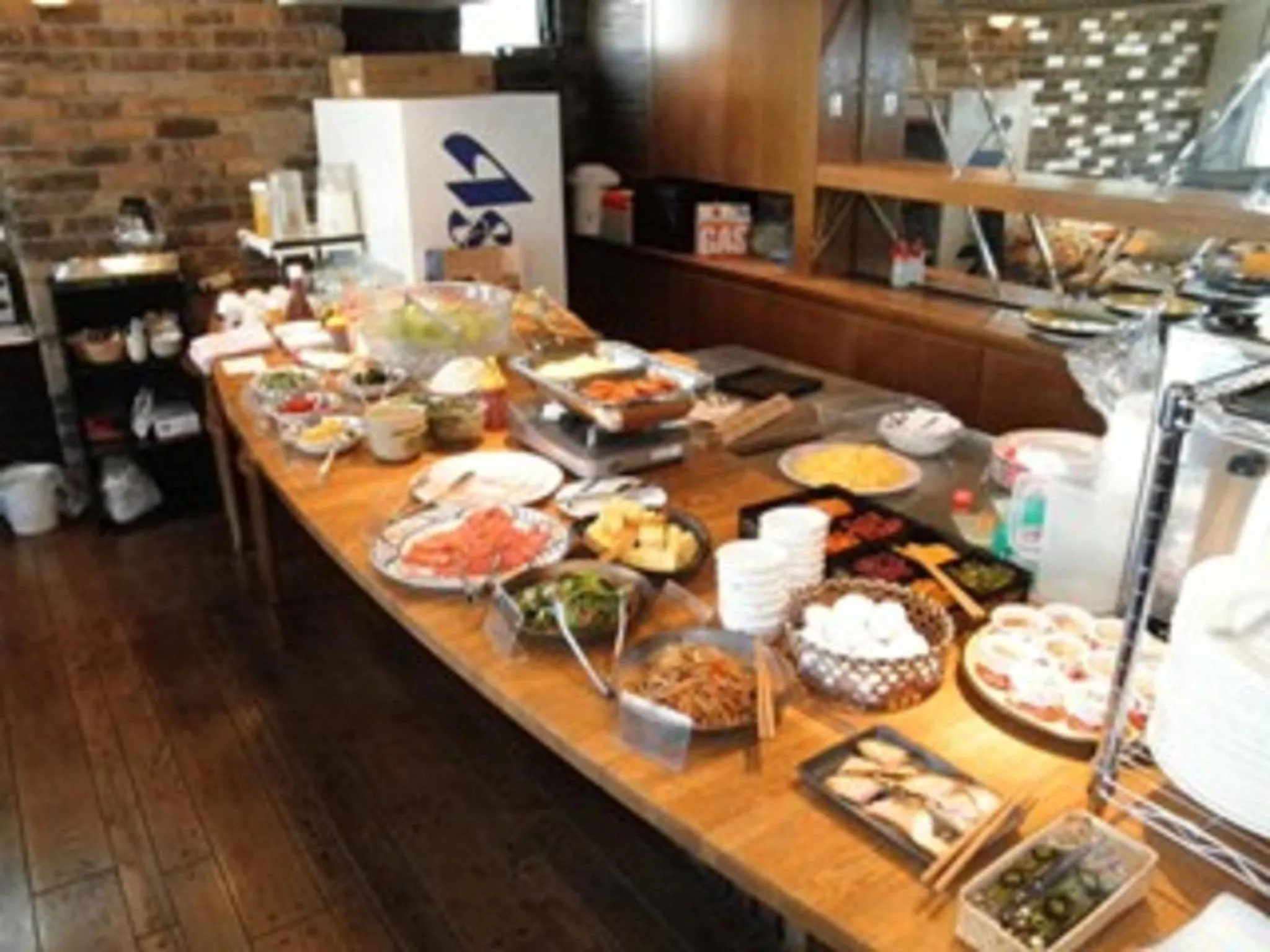 Restaurant/places to eat in Hotel Terminal Inn