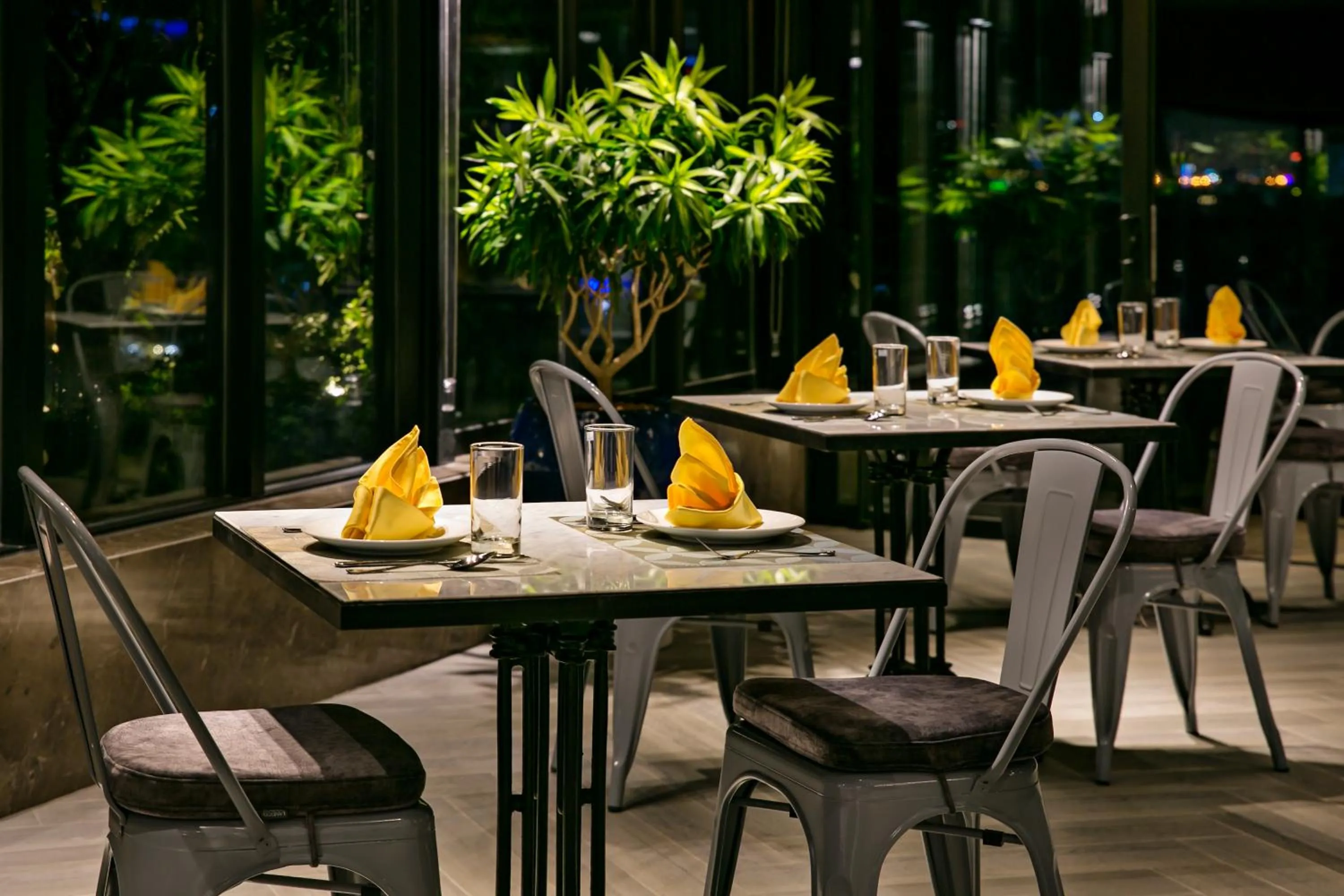 Restaurant/places to eat in AVORA Boutique Hotel