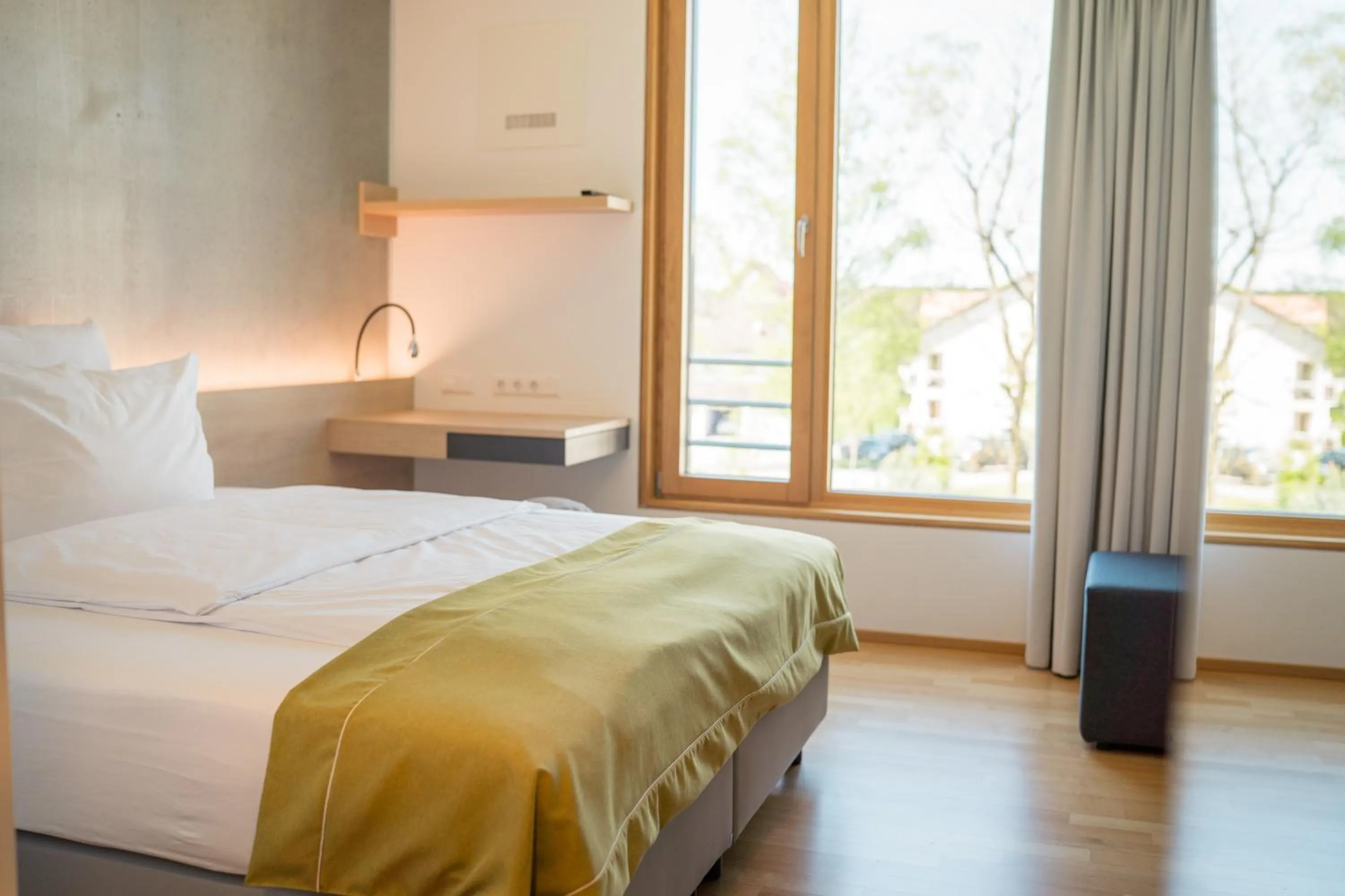 Bedroom, Bed in DEKRA Congresshotel Wart