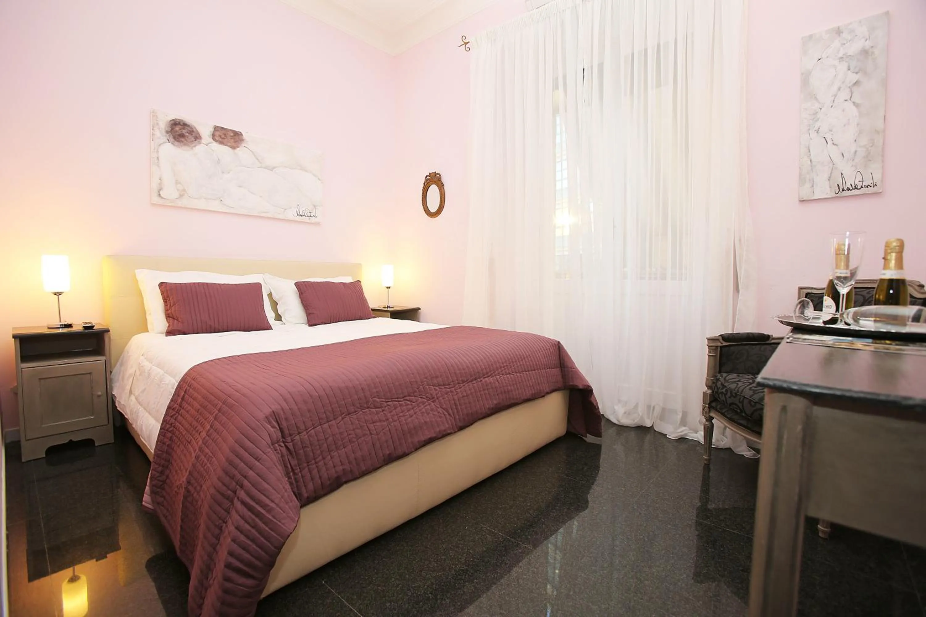 Photo of the whole room, Bed in Amica Roma Guest House