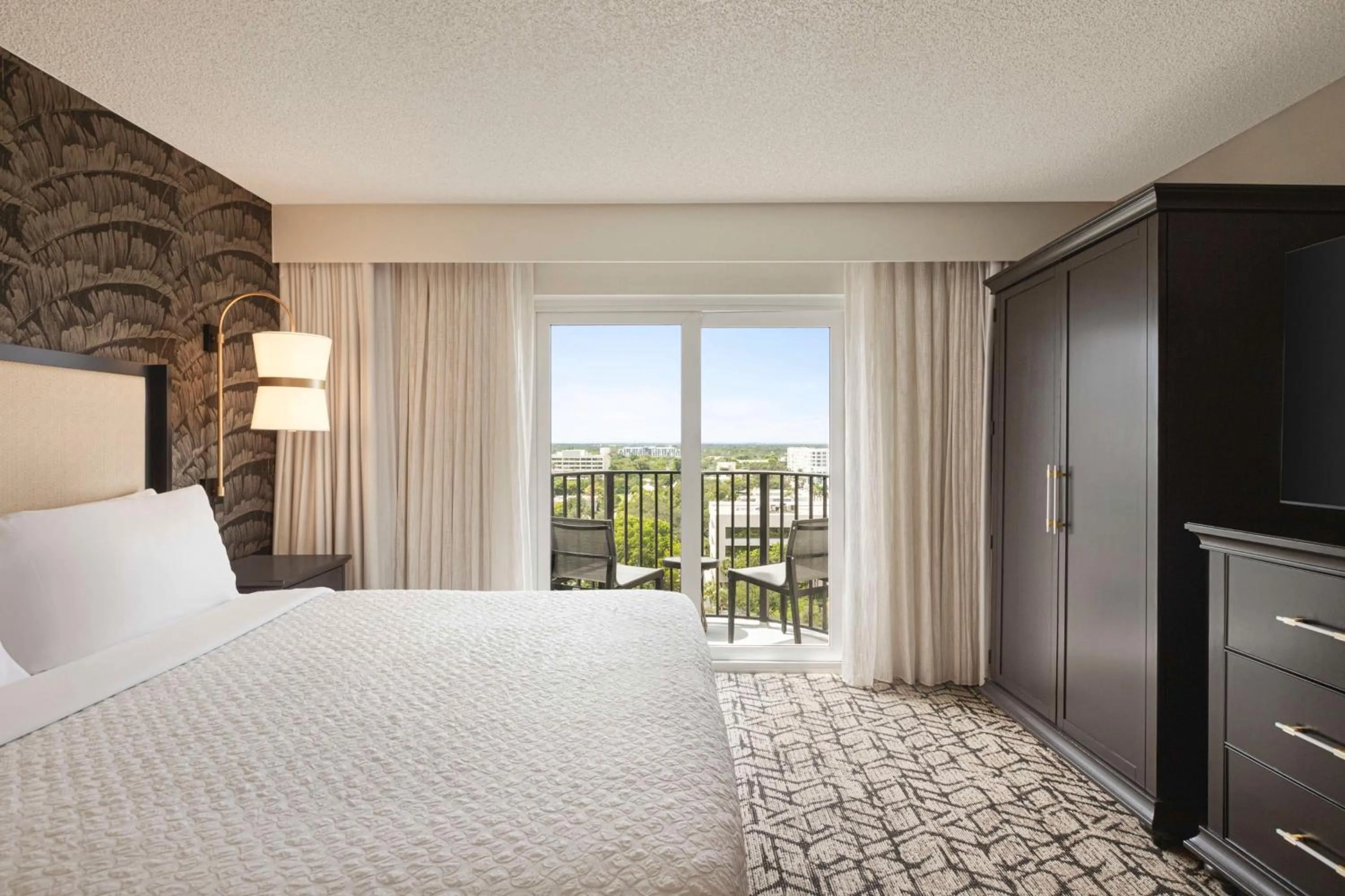 Bed in Embassy Suites by Hilton Fort Lauderdale 17th Street