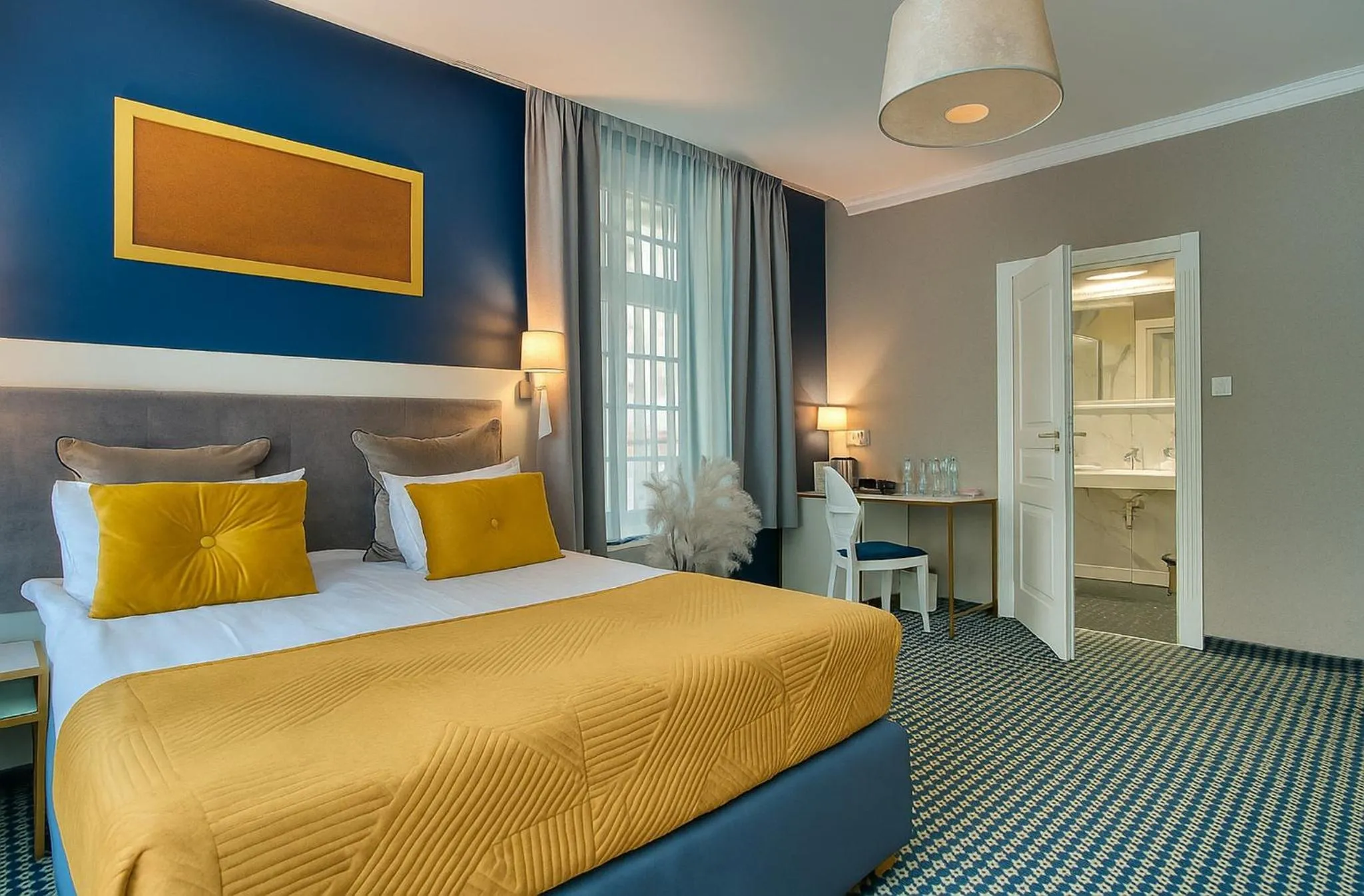 View (from property/room), Bed in Hotel Villa Art Novis City Center