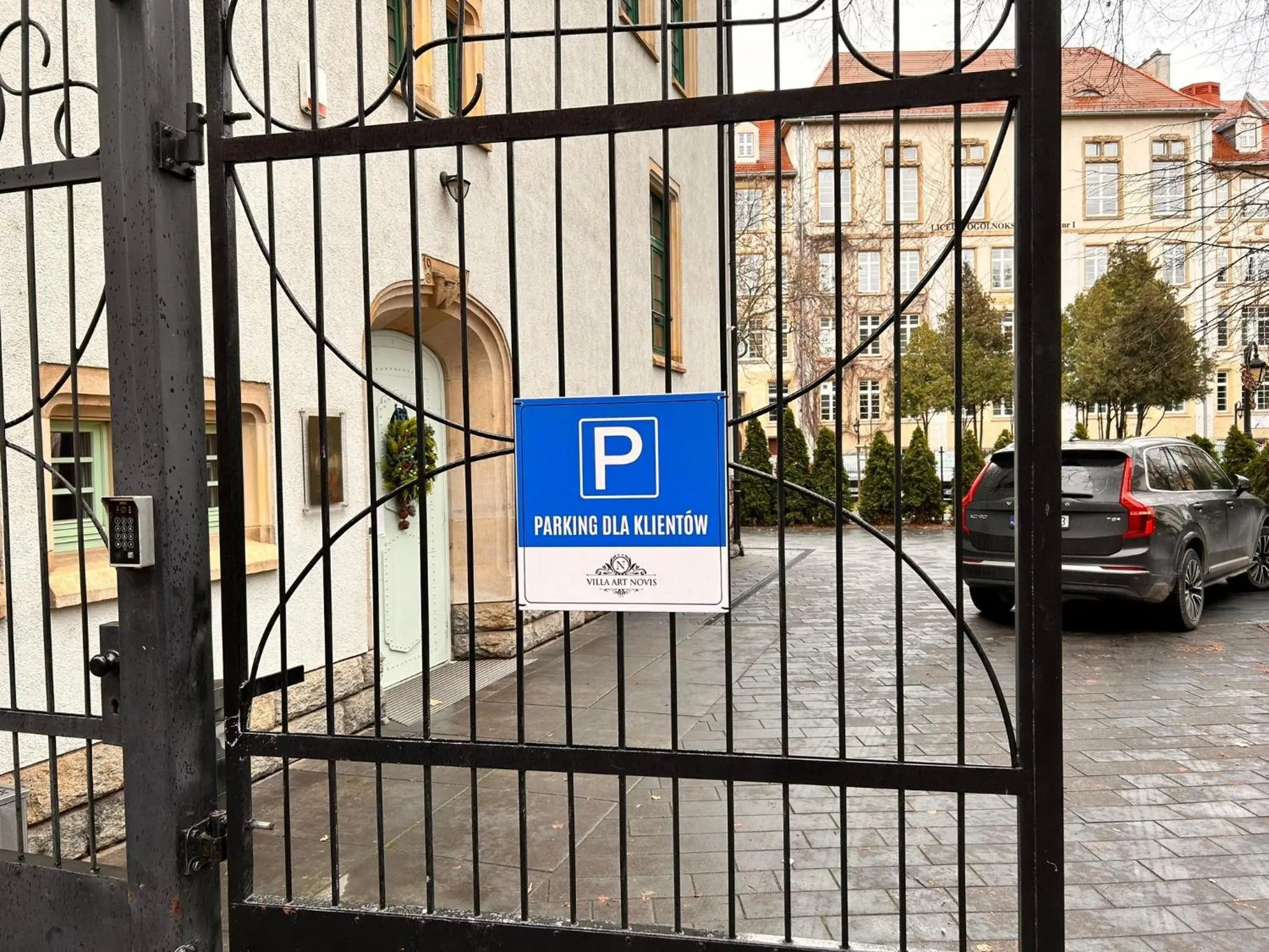 Property building in Hotel Villa Art Novis City Center