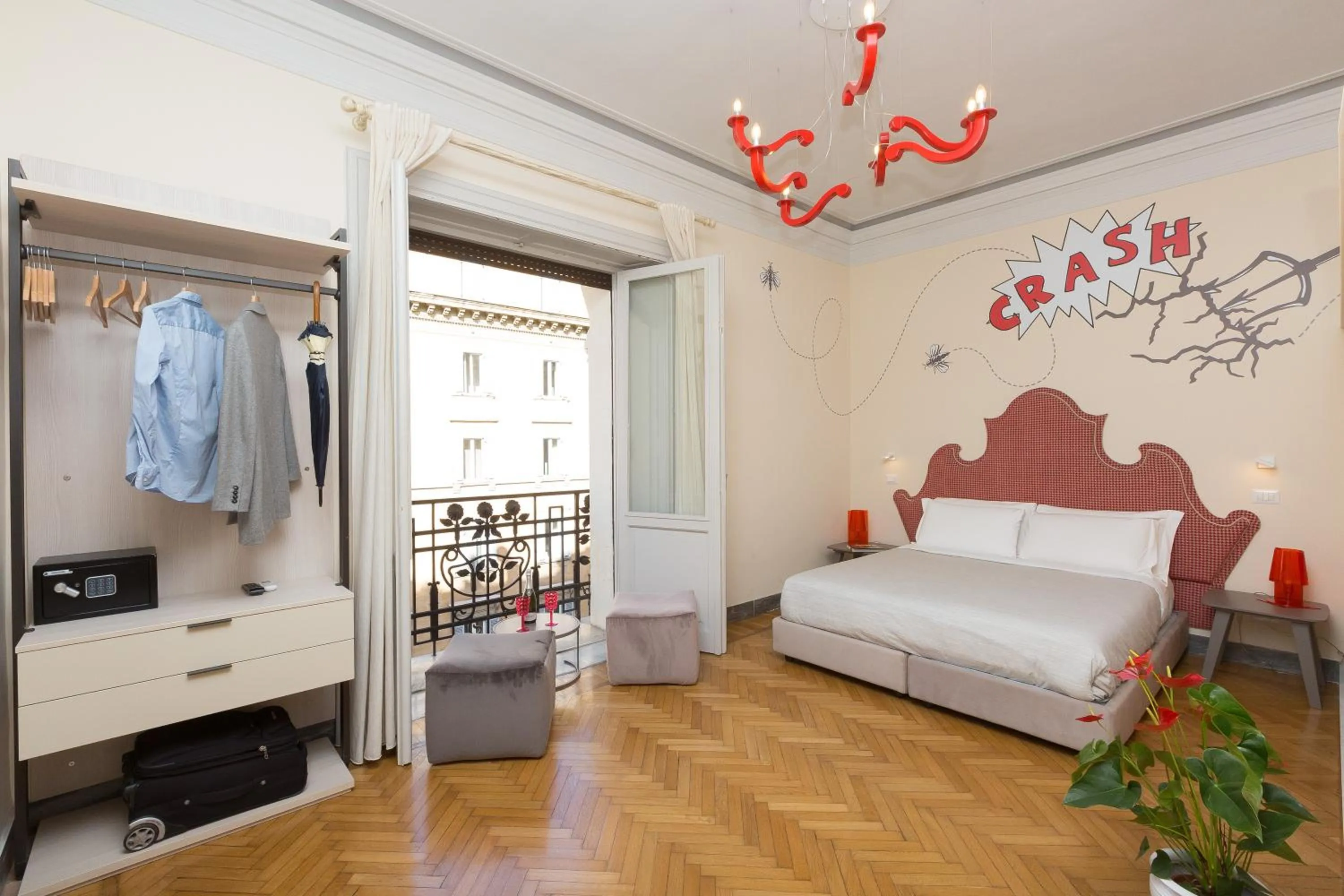 Bed in Tritone 125 Suite