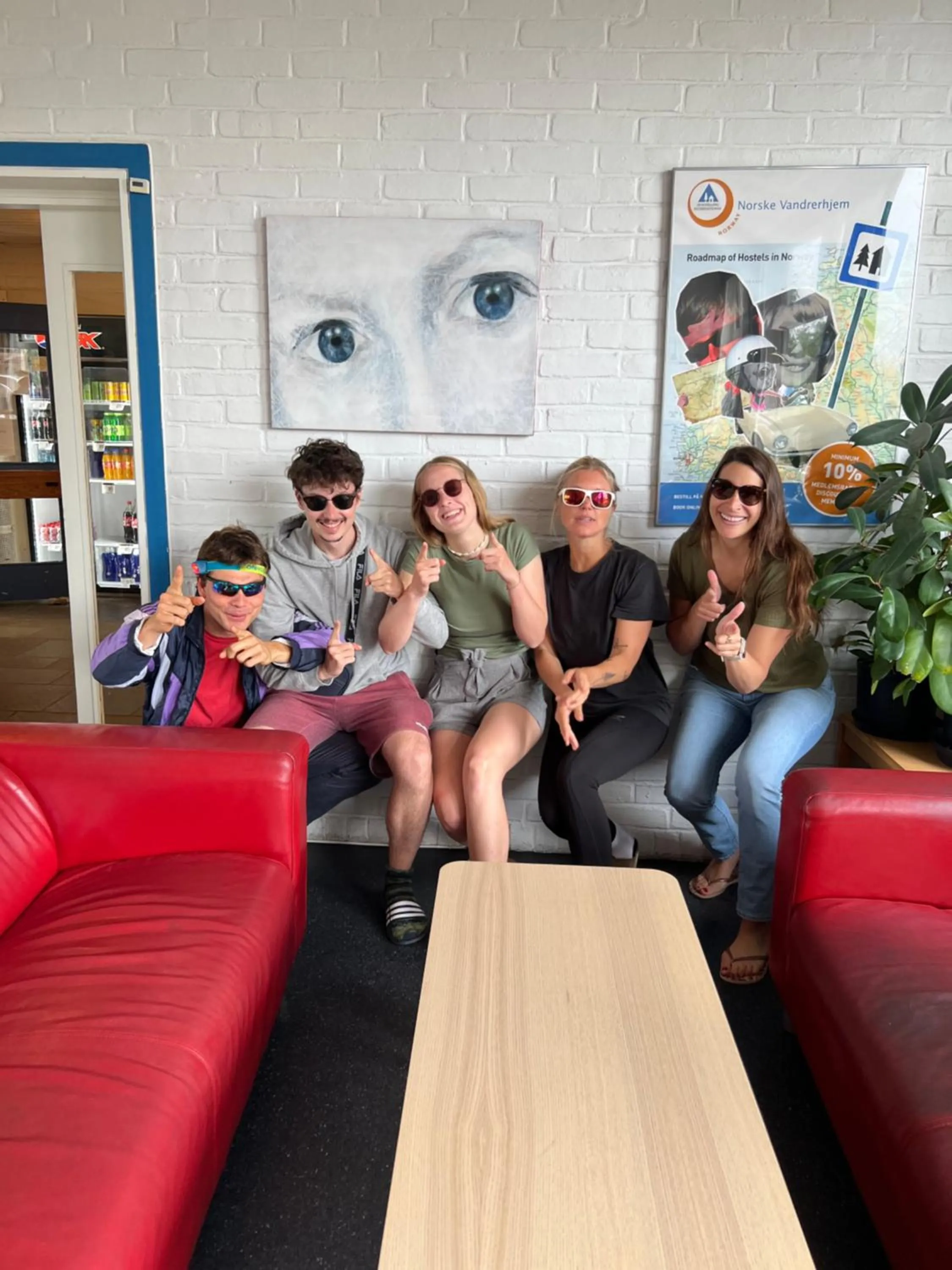 Communal lounge/ TV room in Bergen Hostel Montana