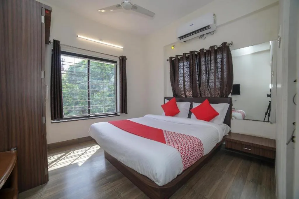 Bed in Hotel Shelter