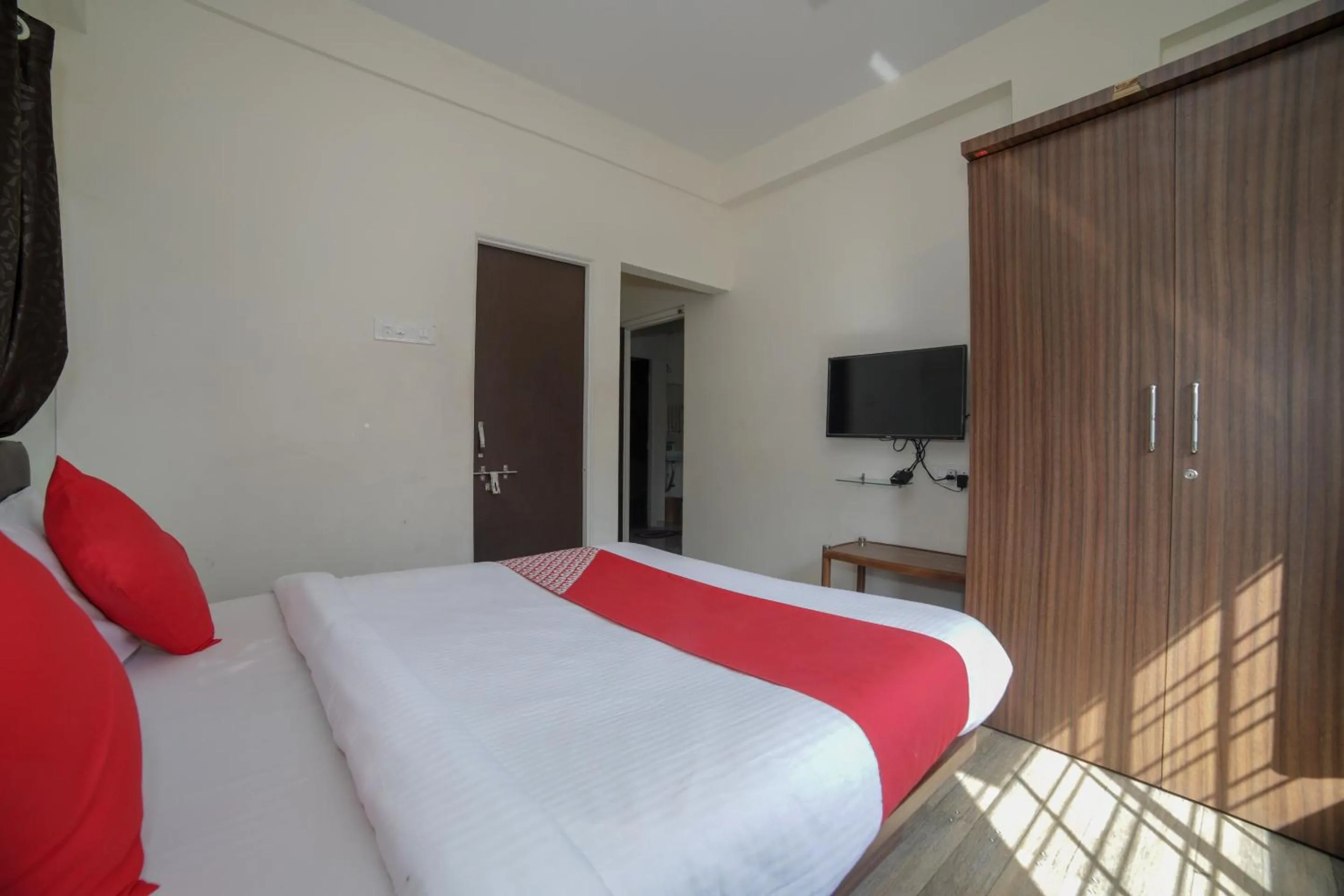 Bedroom, Bed in Hotel Shelter