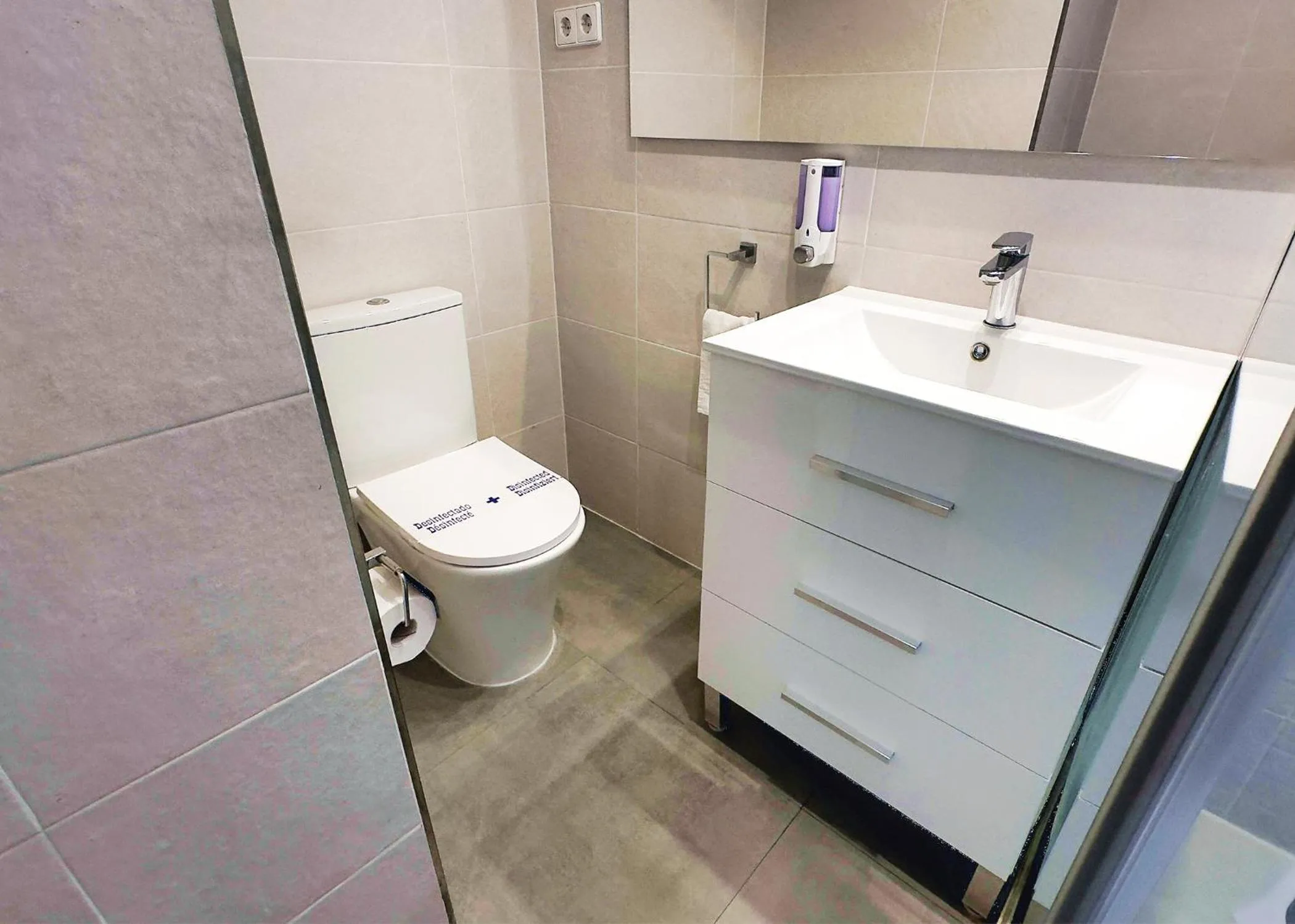 Bathroom in Skol 727 Lovely 2 Bedroom Duplex in Marbella Center