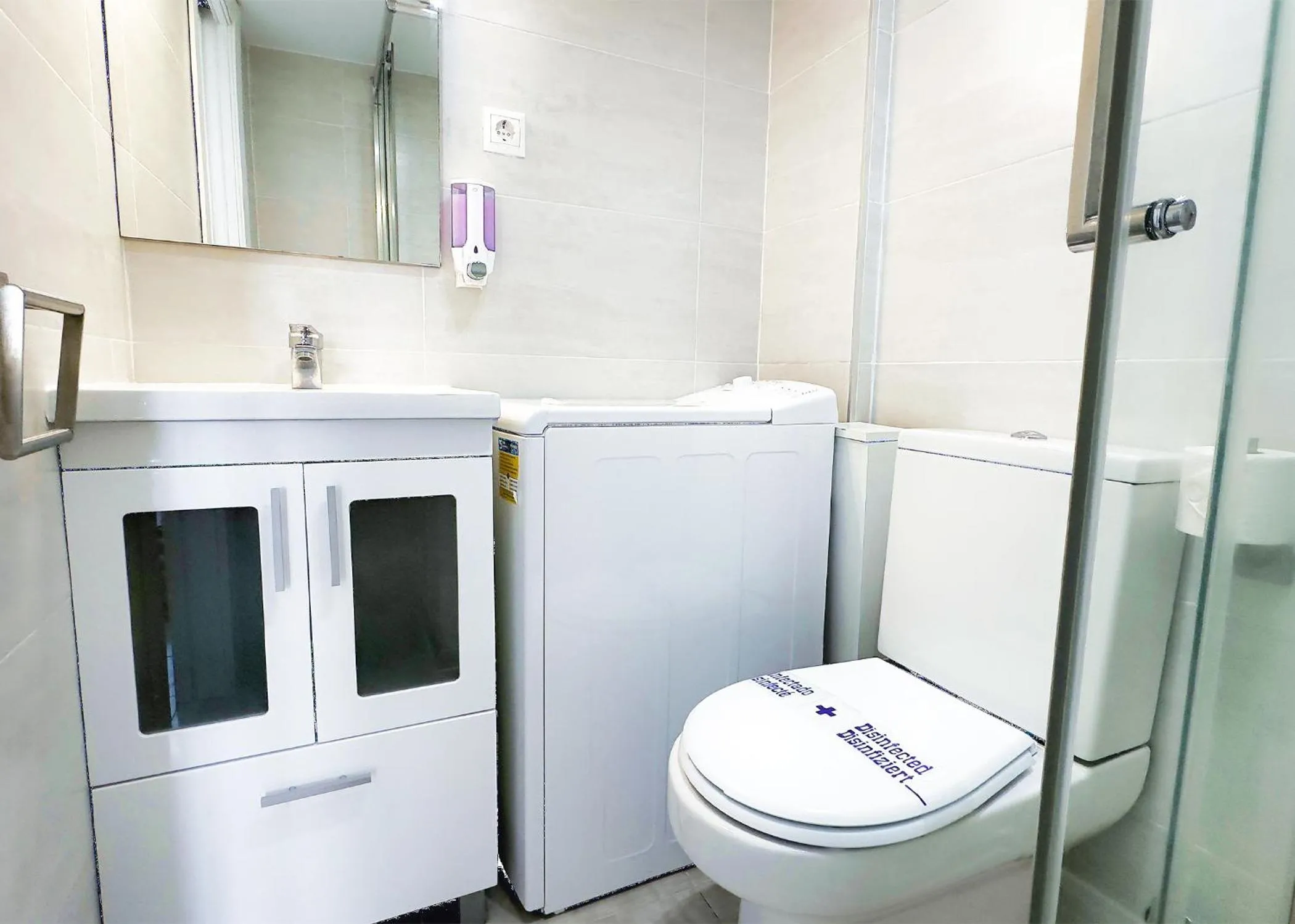 Bathroom in Skol 727 Lovely 2 Bedroom Duplex in Marbella Center