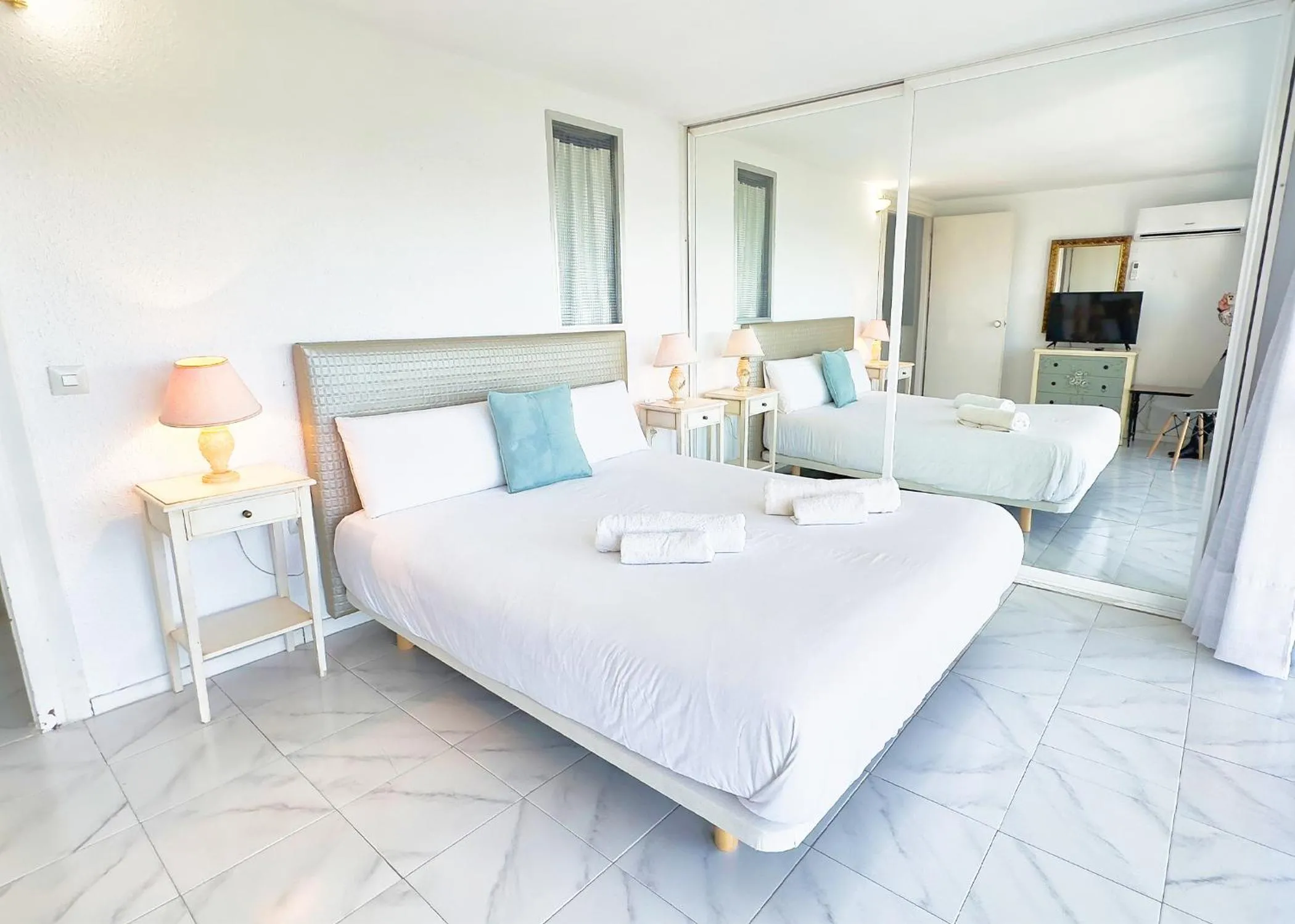 Bedroom, Bed in Skol 727 Lovely 2 Bedroom Duplex in Marbella Center