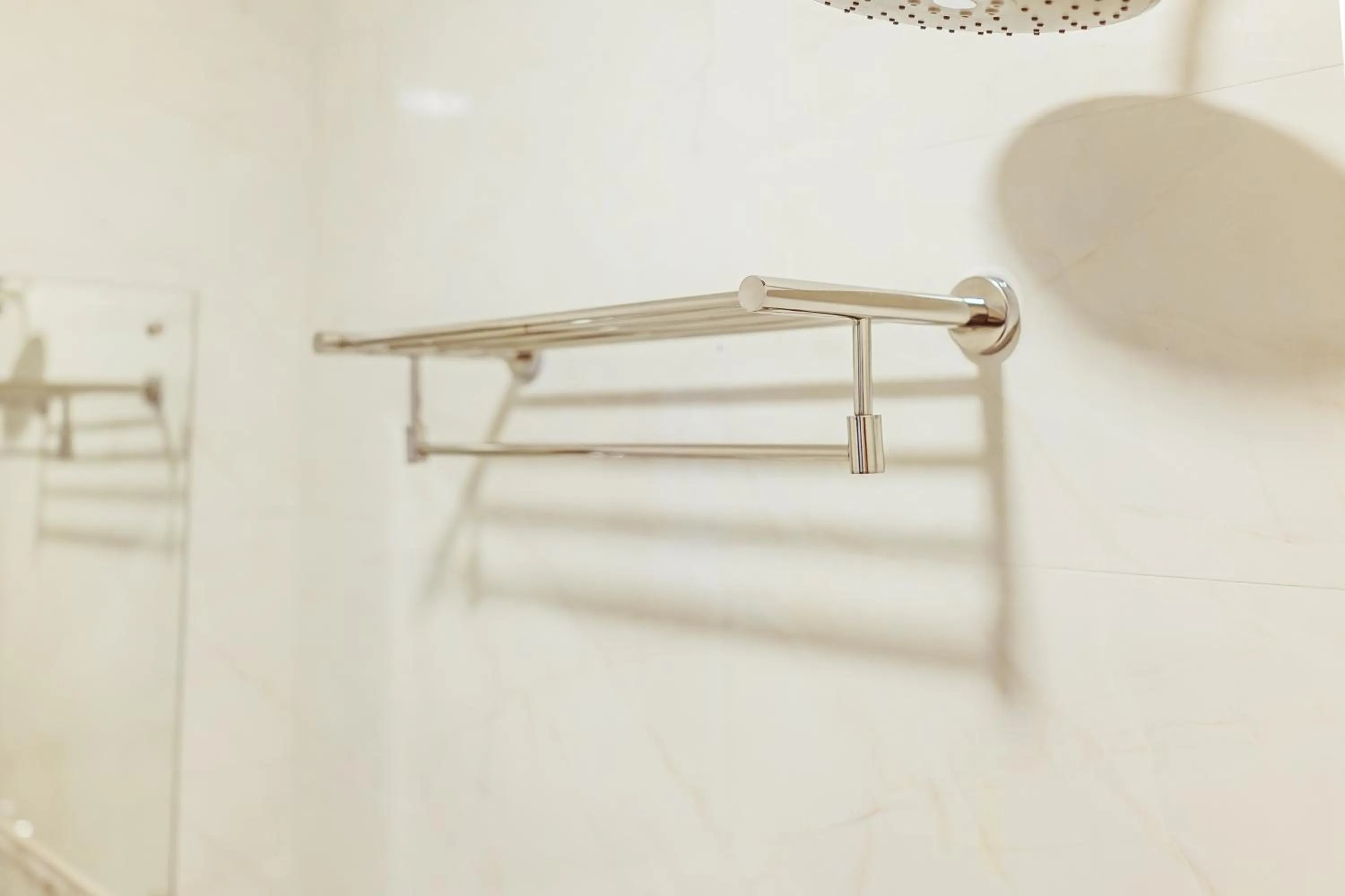 Bathroom in Douangpraseuth Hotel