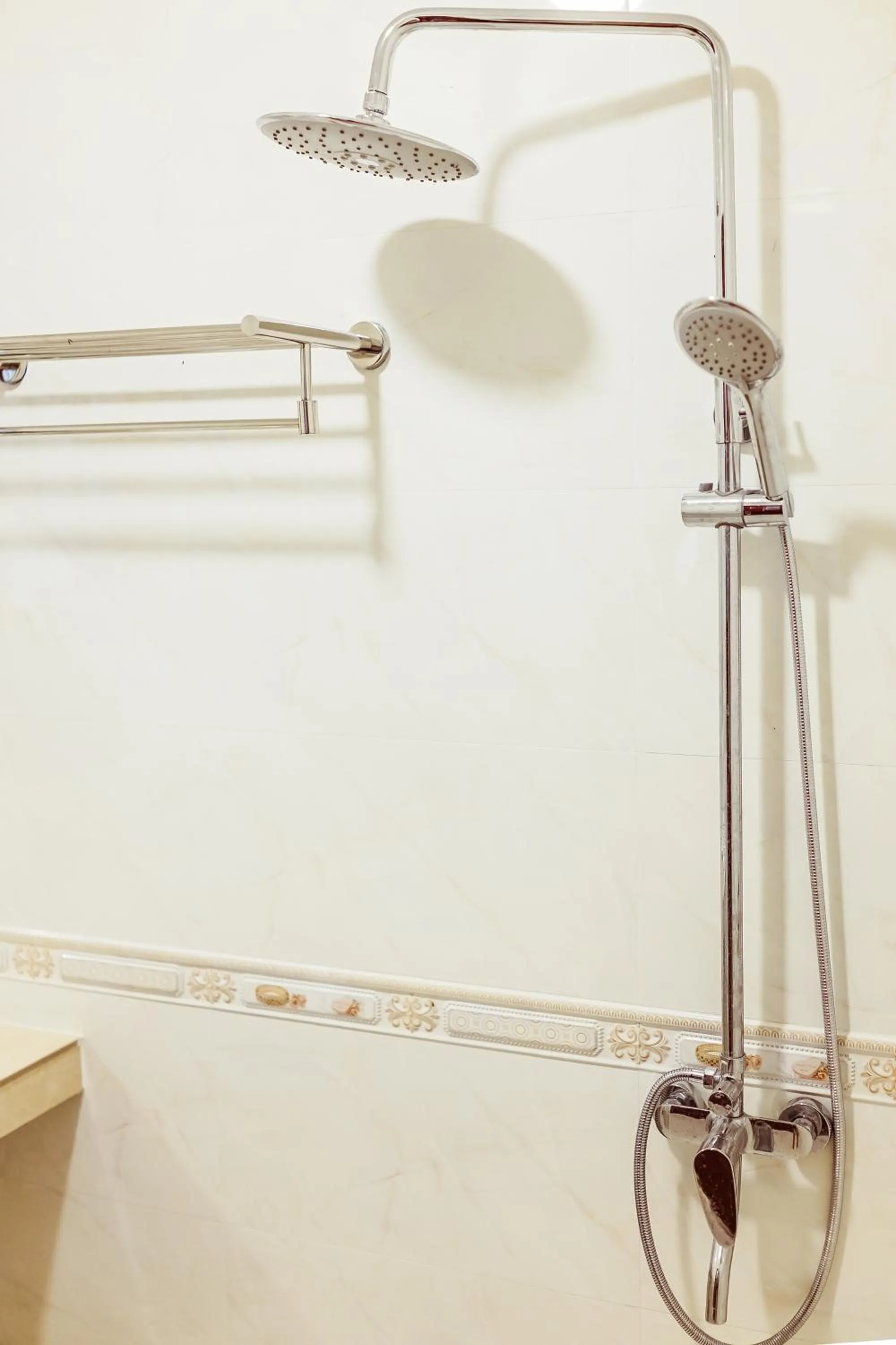 Bathroom in Douangpraseuth Hotel