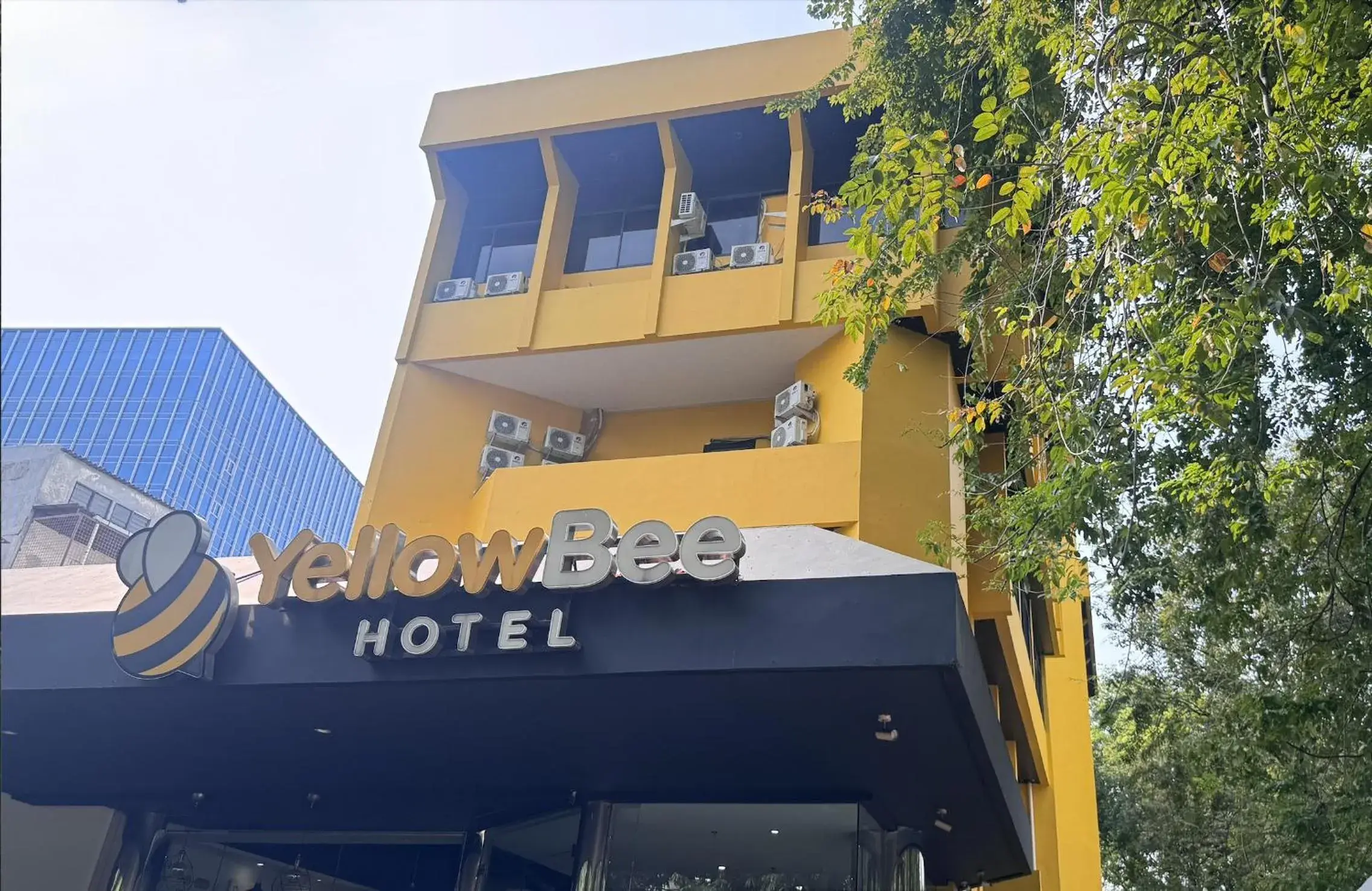 Property building in Yellow Bee Tanah Abang Property building in Yellow Bee Tanah Abang