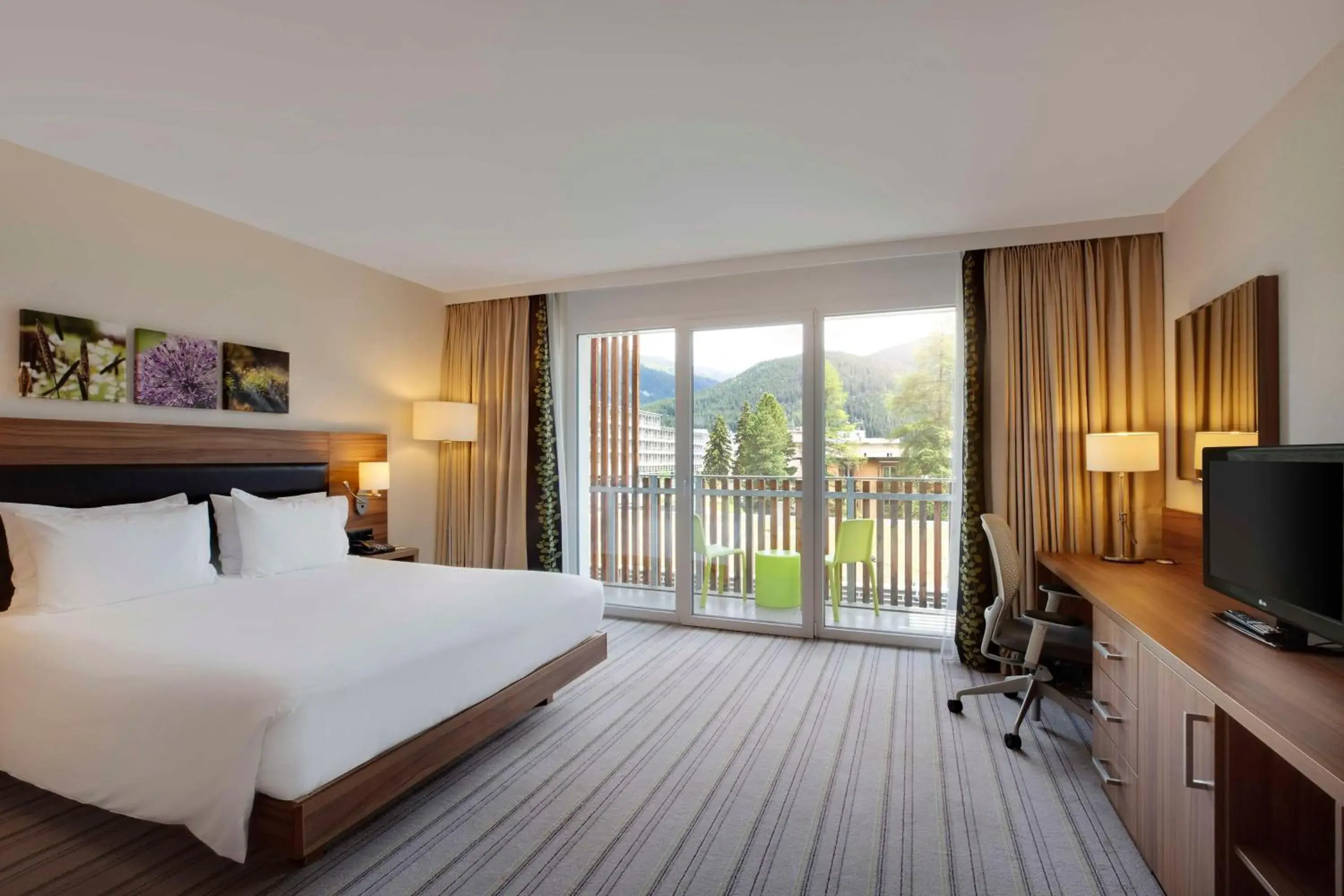 Bed in Hilton Garden Inn Davos Bed in Hilton Garden Inn Davos