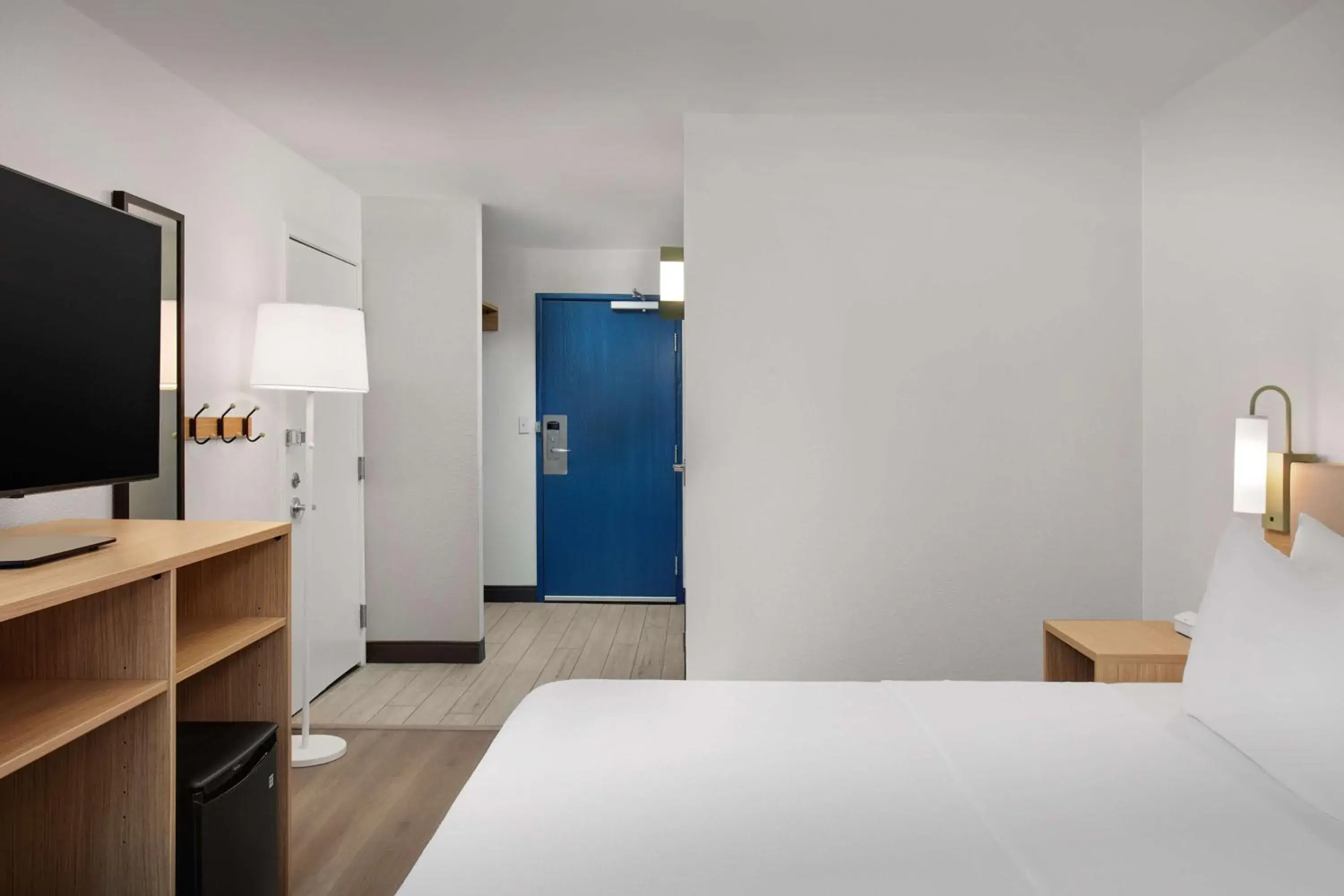 Bed in Spark by Hilton Atlanta Cumberland Ballpark Bed in Spark by Hilton Atlanta Cumberland Ballpark