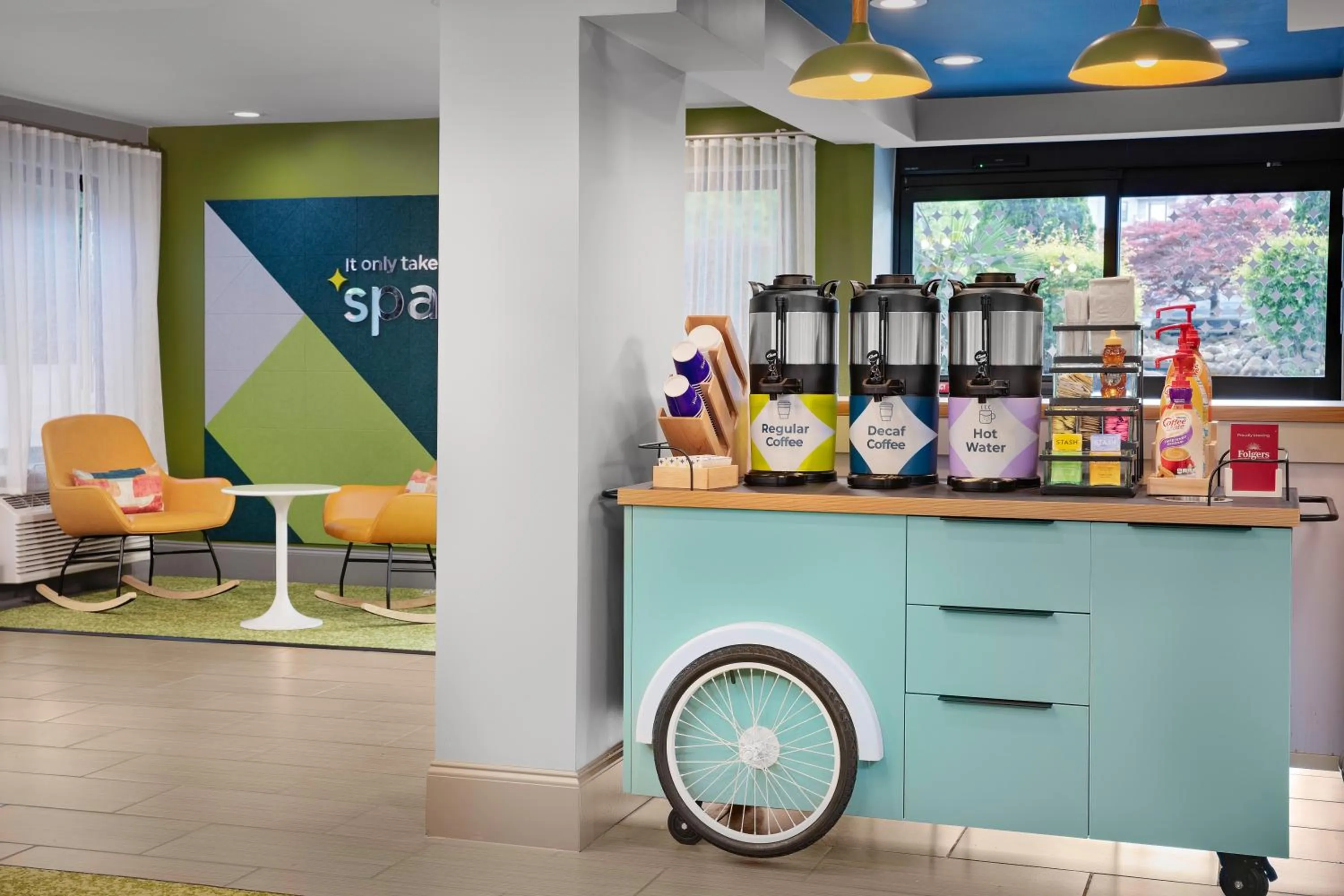 Coffee/tea facilities in Spark by Hilton Atlanta Cumberland Ballpark