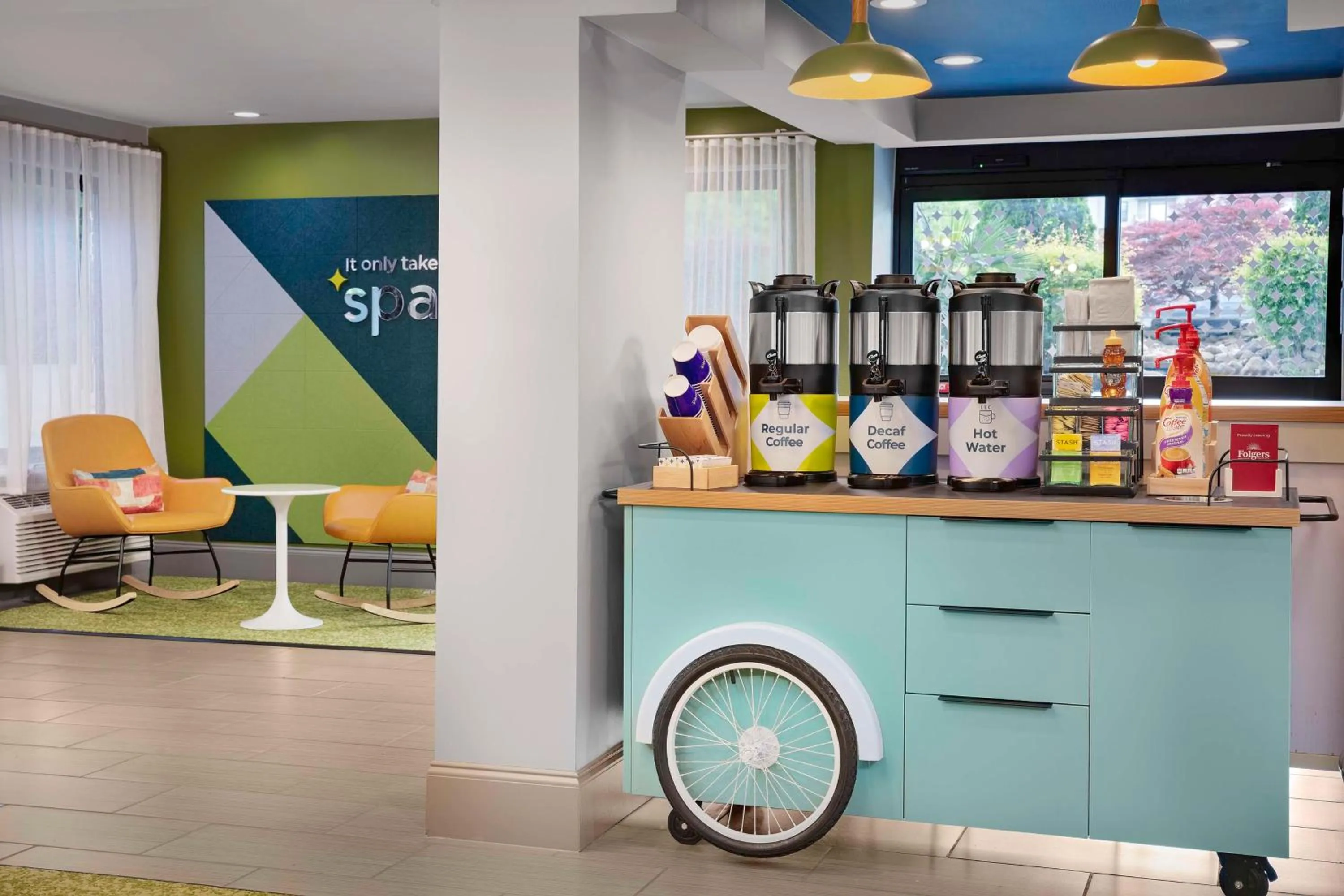 Coffee/tea facilities in Spark by Hilton Atlanta Cumberland Ballpark