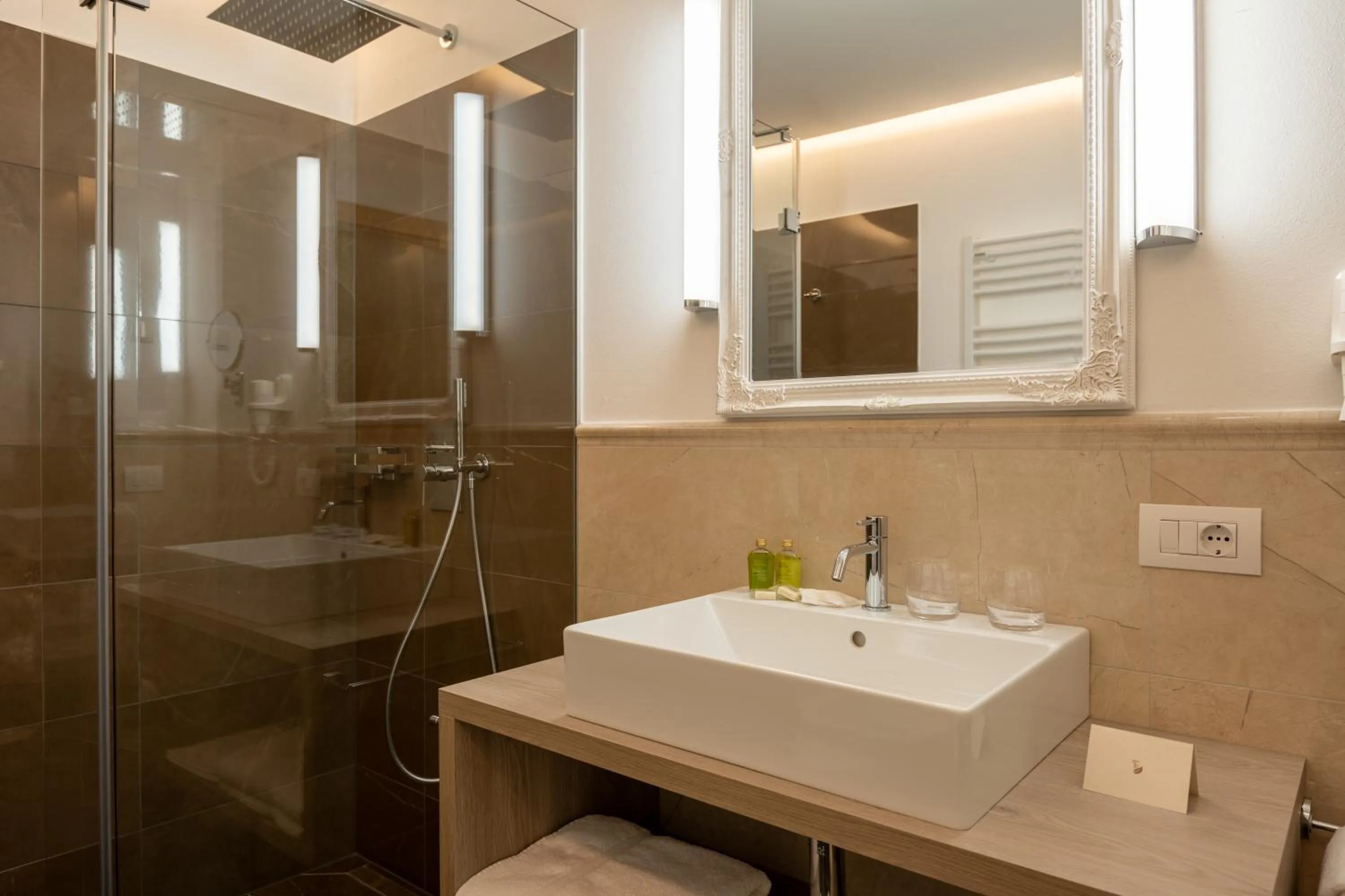 Shower in Historic Hotel Alte Goste