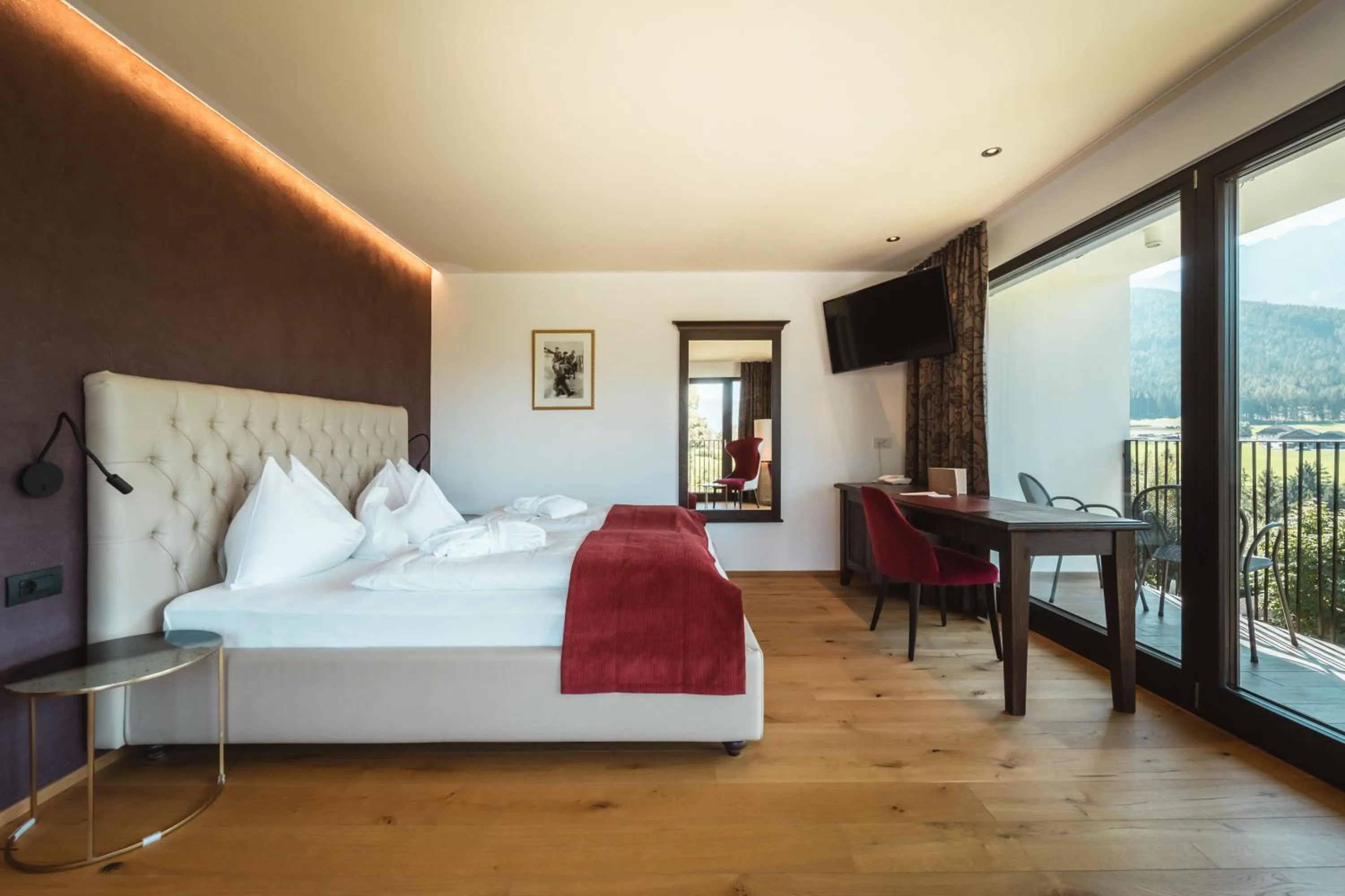 Photo of the whole room, Bed in Historic Hotel Alte Goste