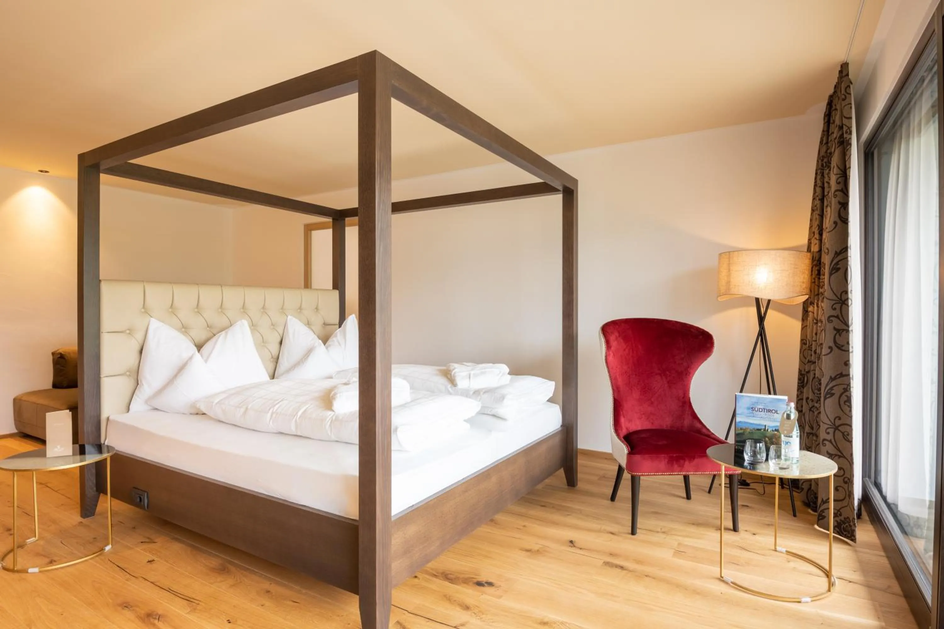 Photo of the whole room, Bed in Historic Hotel Alte Goste