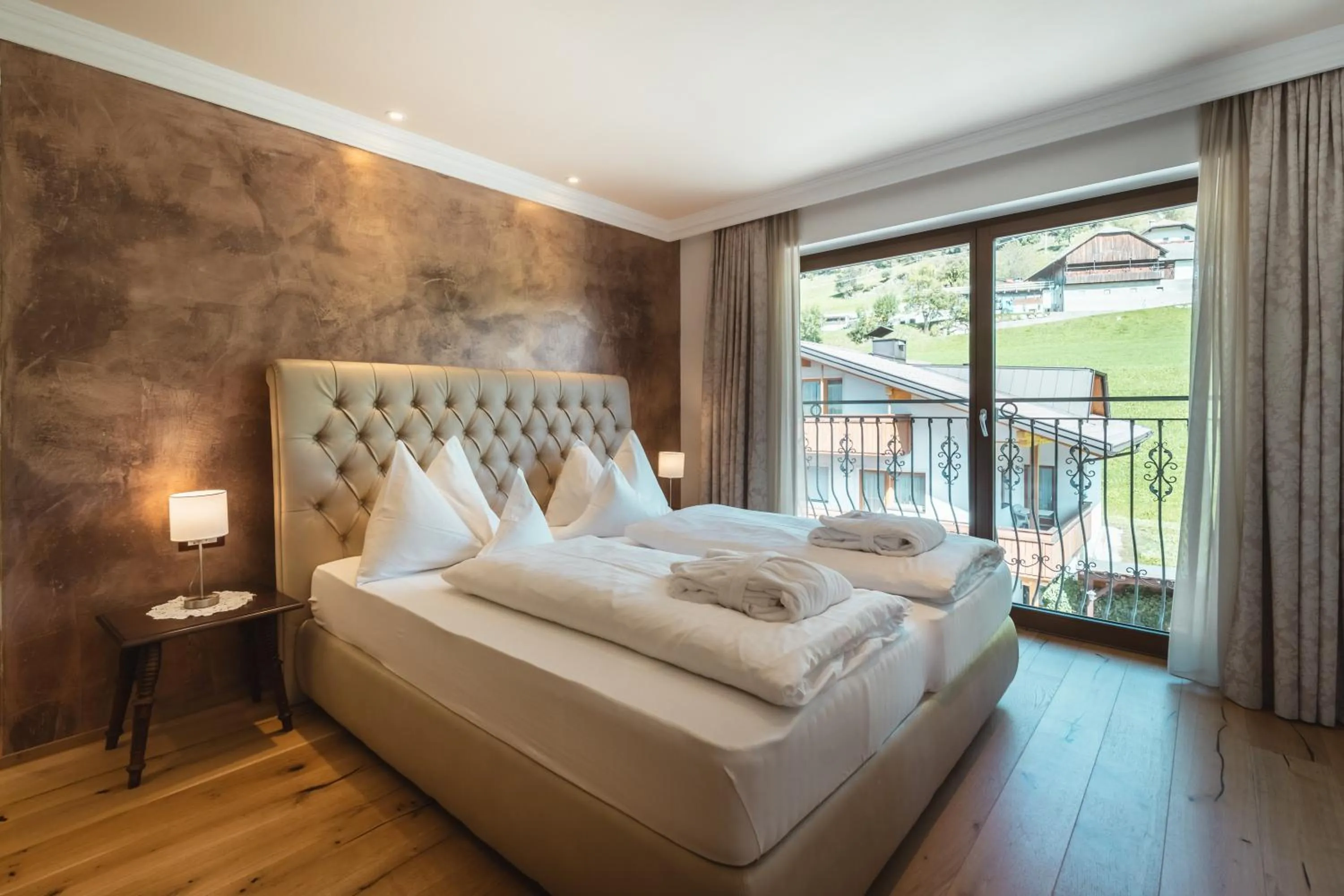 Photo of the whole room, Bed in Historic Hotel Alte Goste