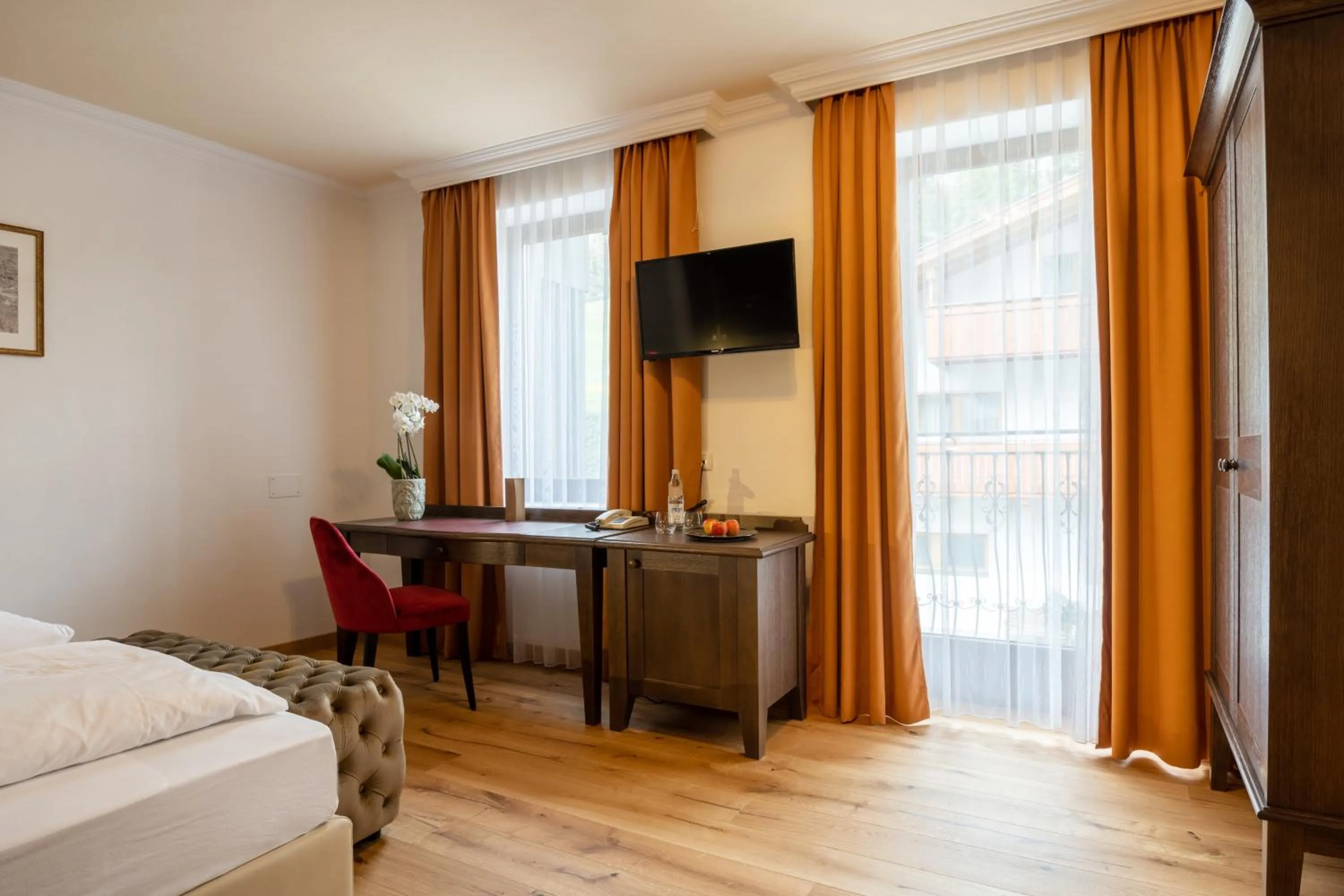 Photo of the whole room, Bed in Historic Hotel Alte Goste