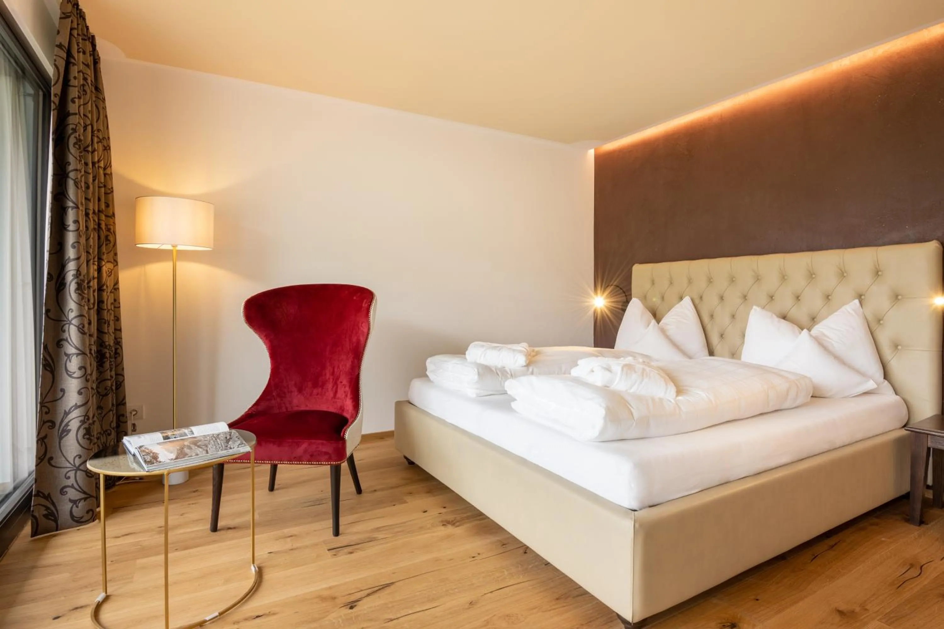 Photo of the whole room, Bed in Historic Hotel Alte Goste