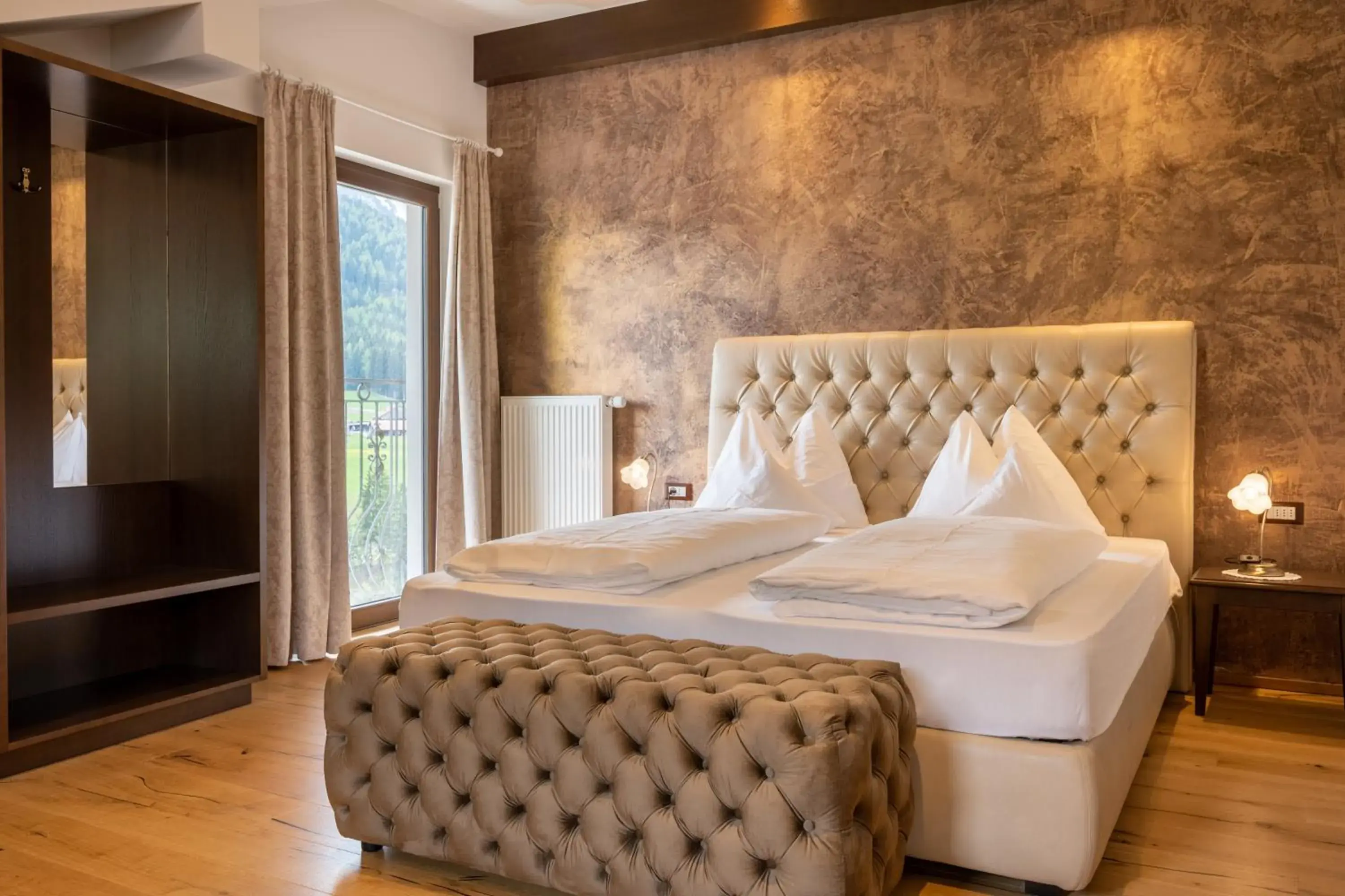 Deluxe Double Room in Historic Hotel Alte Goste Deluxe Double Room in Historic Hotel Alte Goste