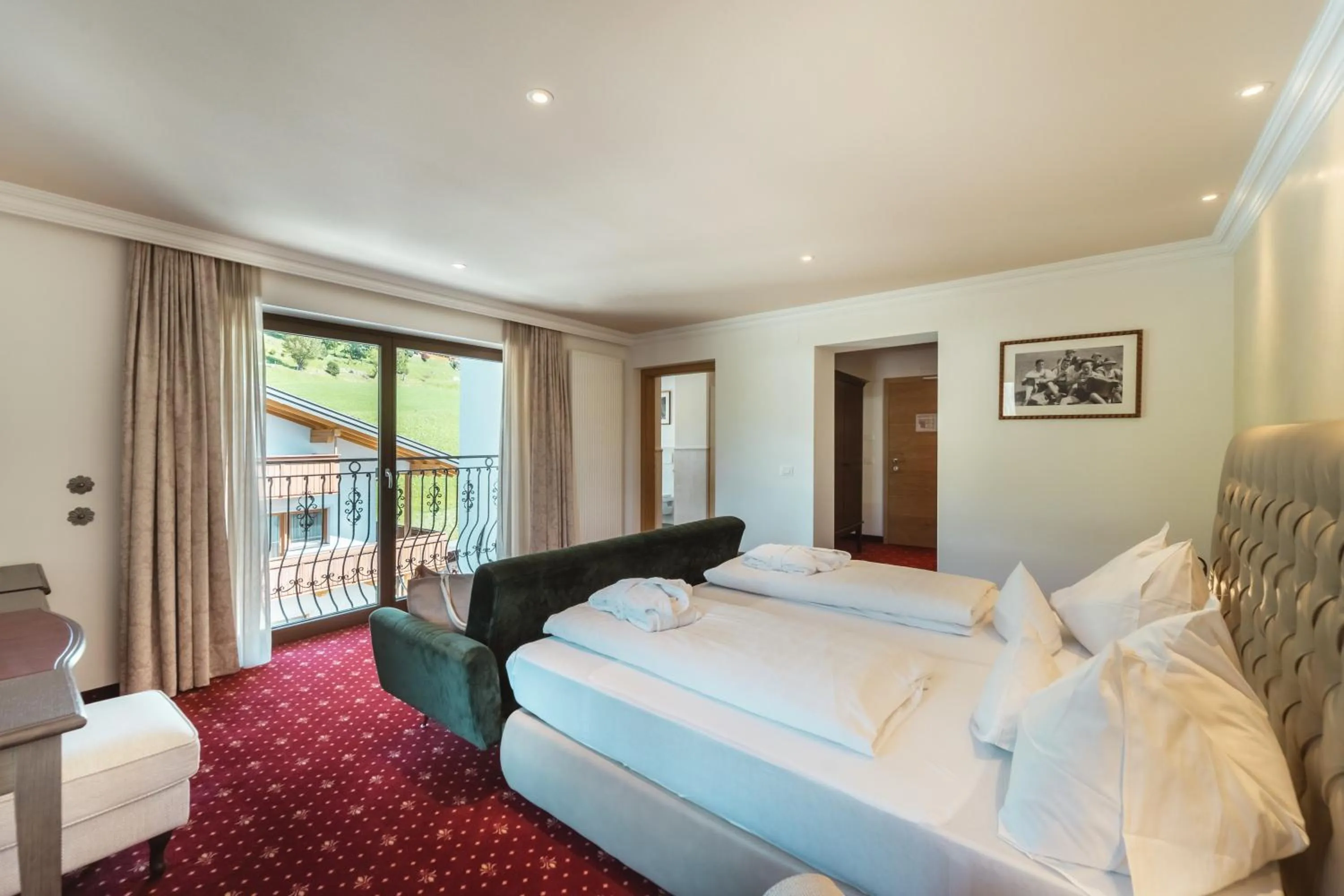 Photo of the whole room, Bed in Historic Hotel Alte Goste