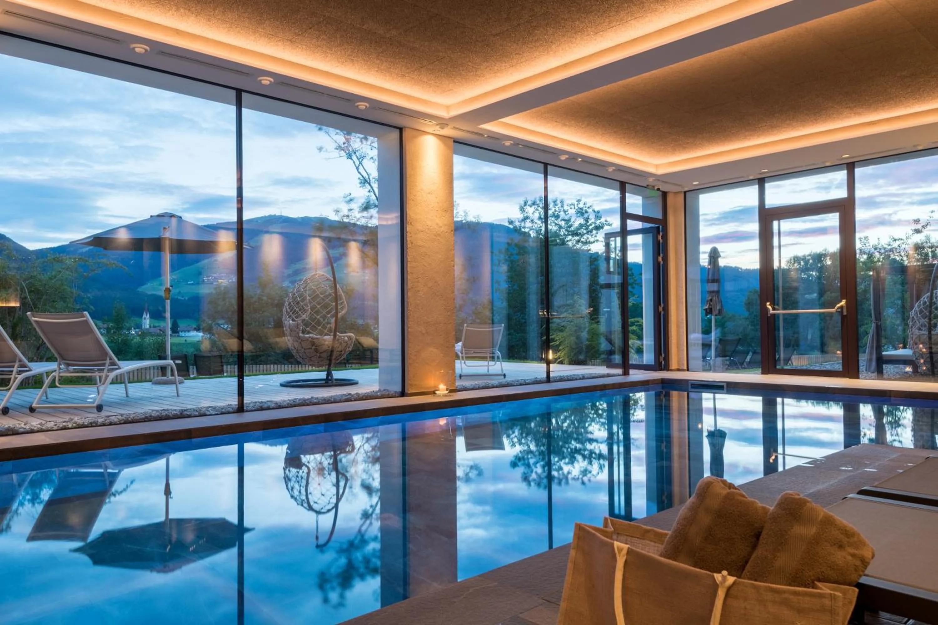 Swimming pool in Historic Hotel Alte Goste