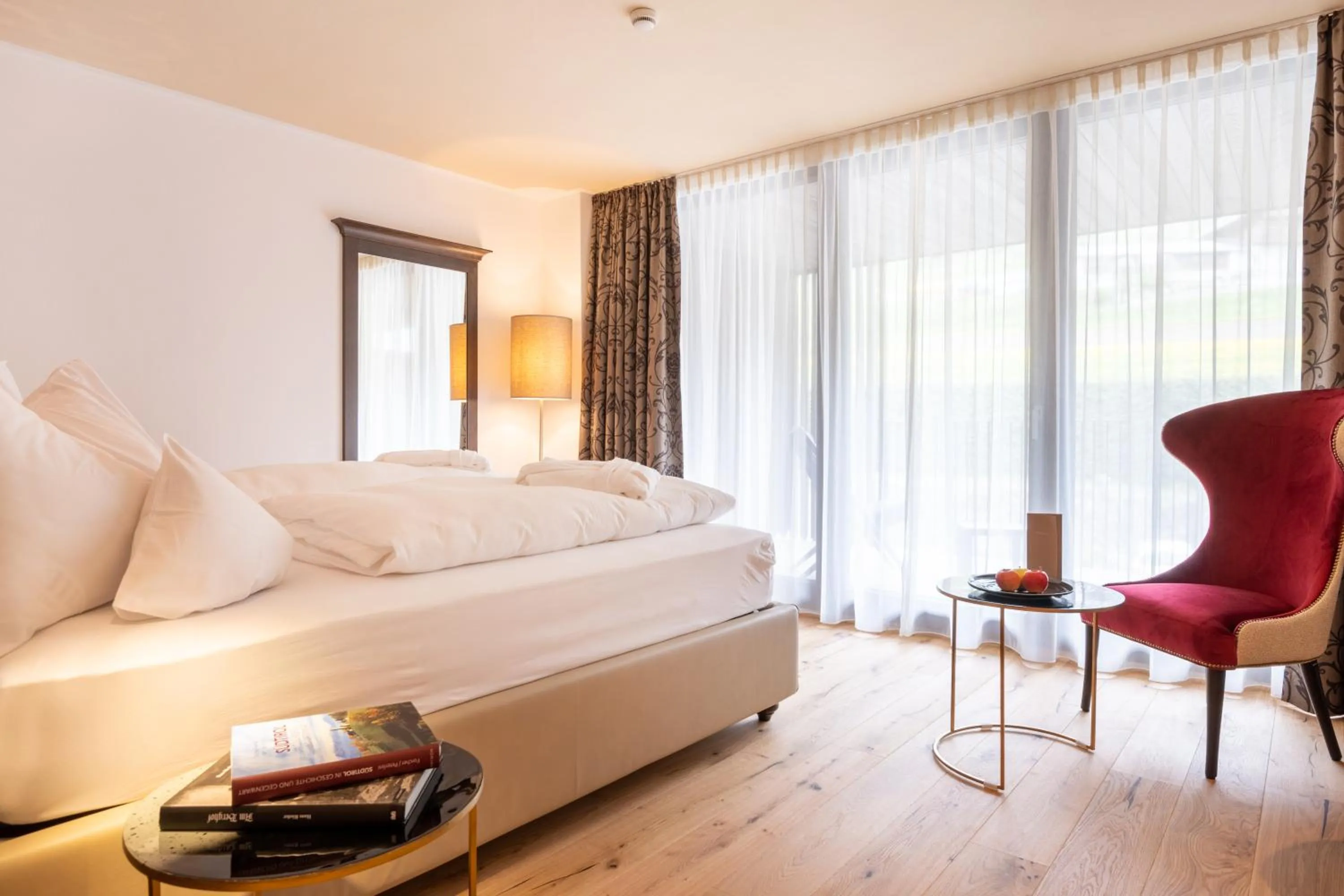 Photo of the whole room, Bed in Historic Hotel Alte Goste