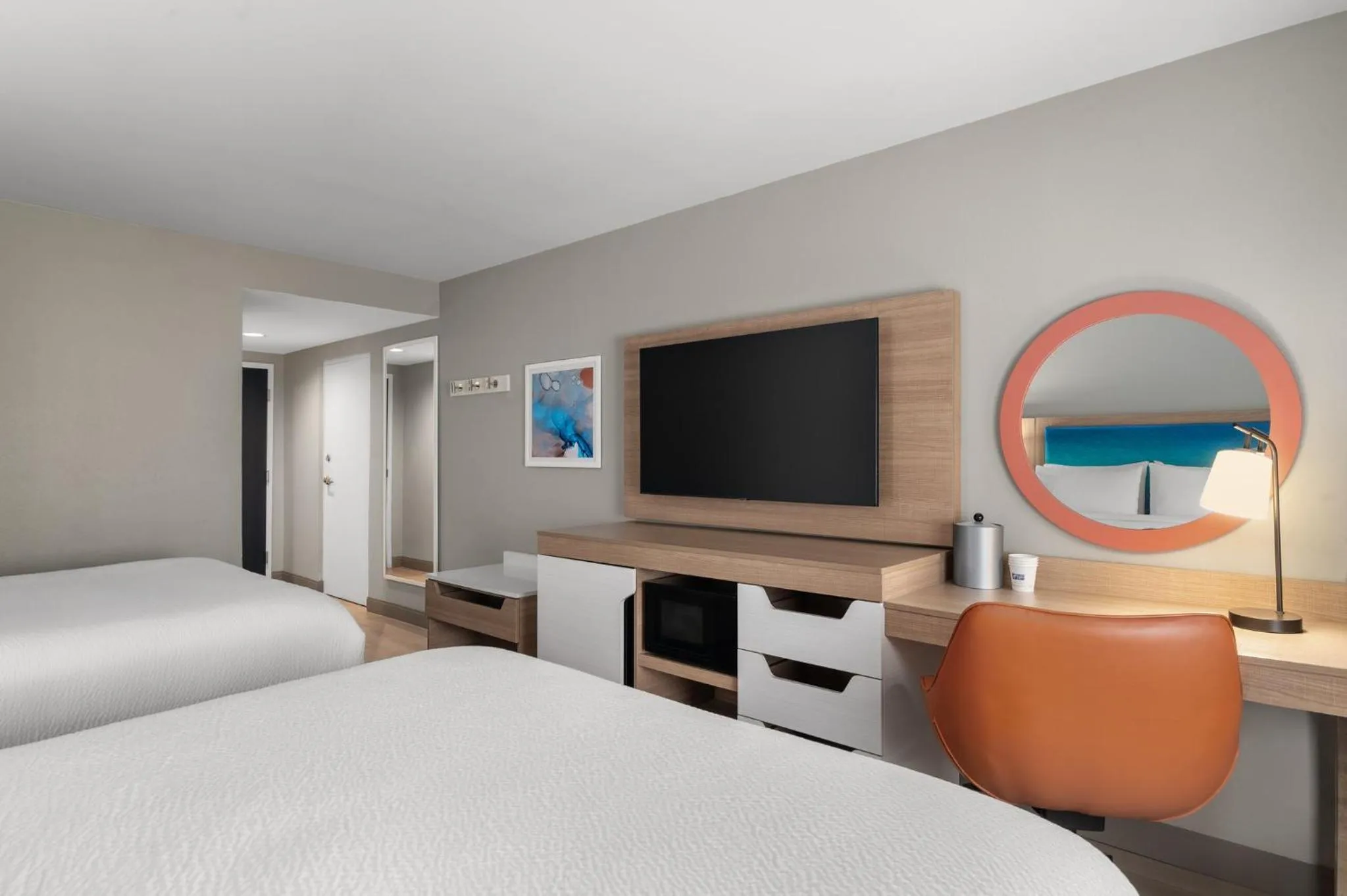 Photo of the whole room, Bed in Holiday Inn Express & Suites Destin - Miramar Beach by IHG
