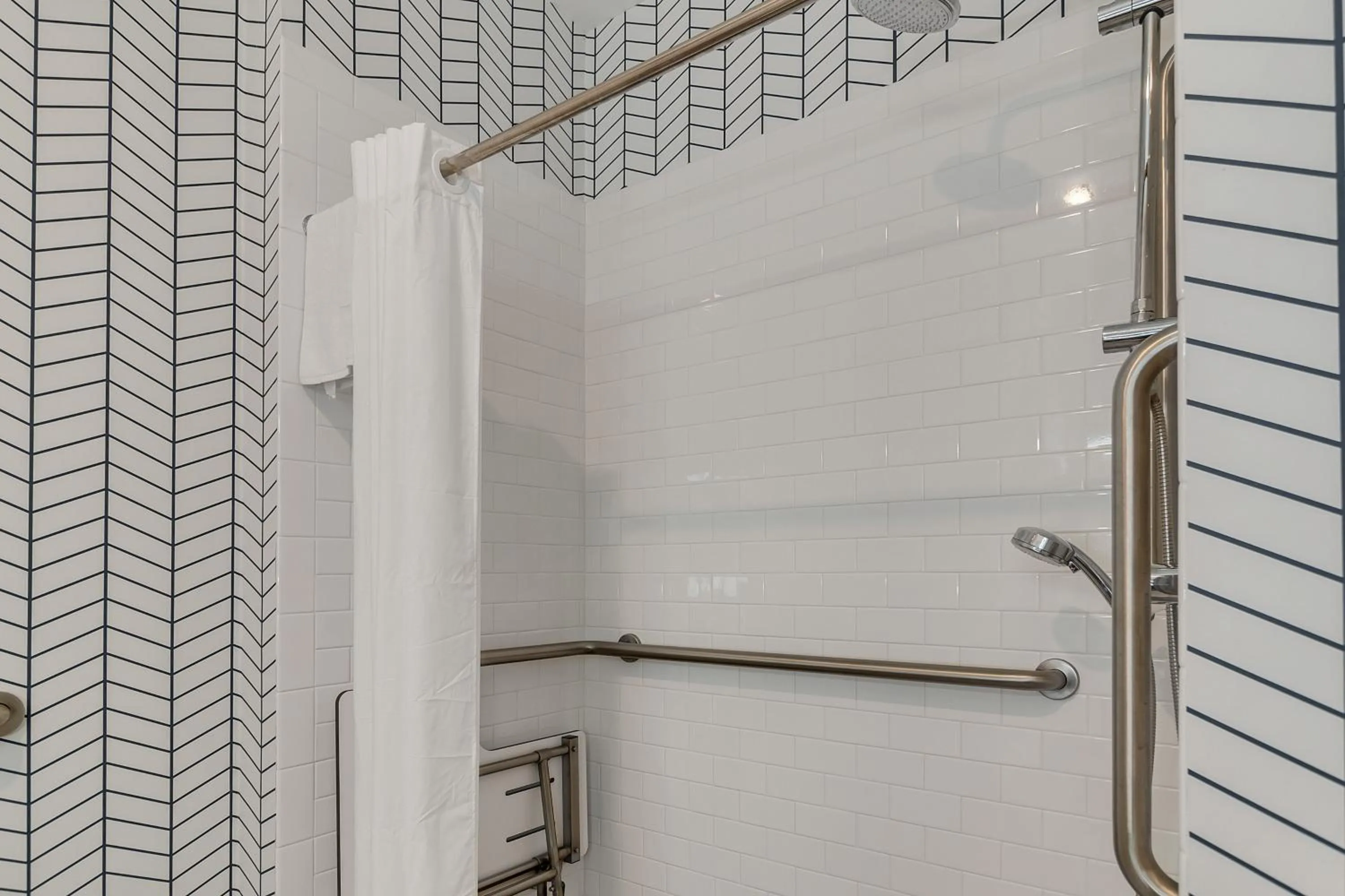 Shower, Bathroom in Hampton Inn & Suites Destin Sandestin Area