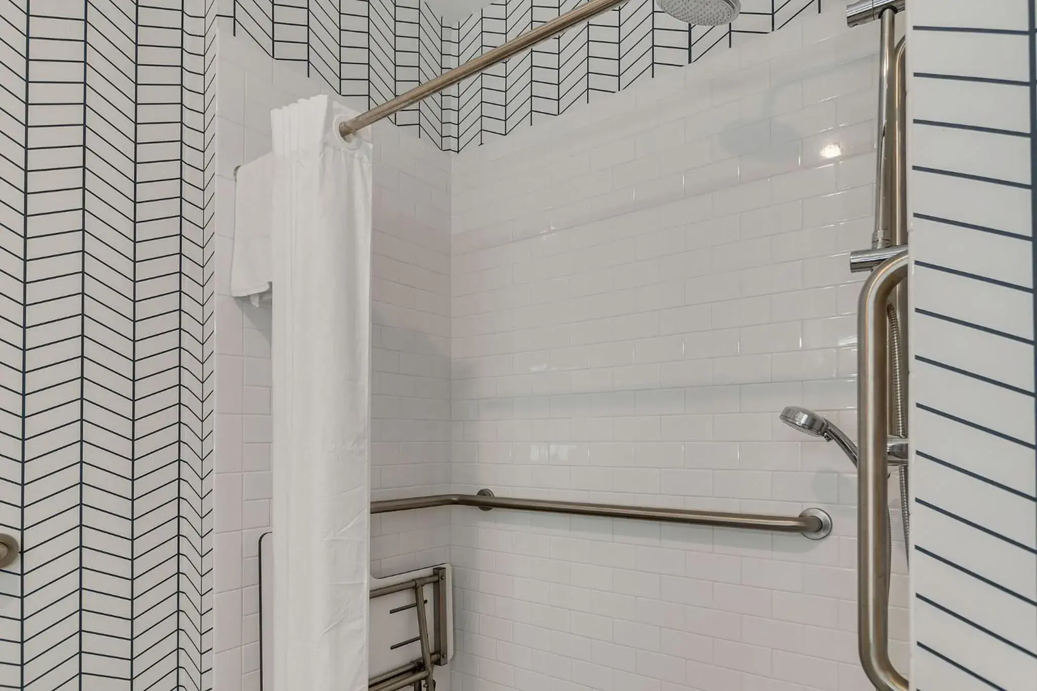 Photo of the whole room in Holiday Inn Express & Suites Destin - Miramar Beach by IHG Photo of the whole room in Holiday Inn Express & Suites Destin - Miramar Beach by IHG