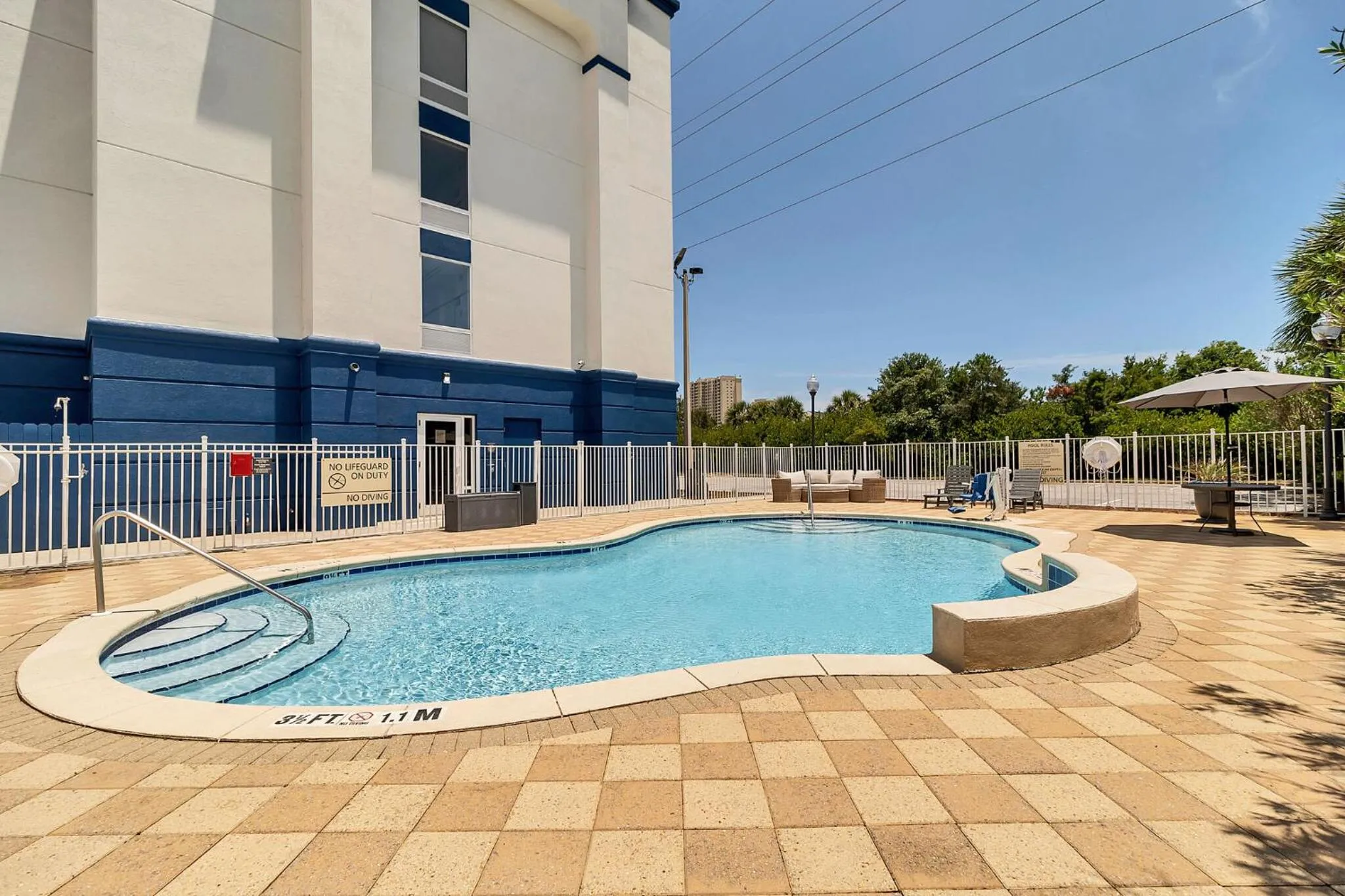 Swimming Pool in Hampton Inn & Suites Destin Sandestin Area