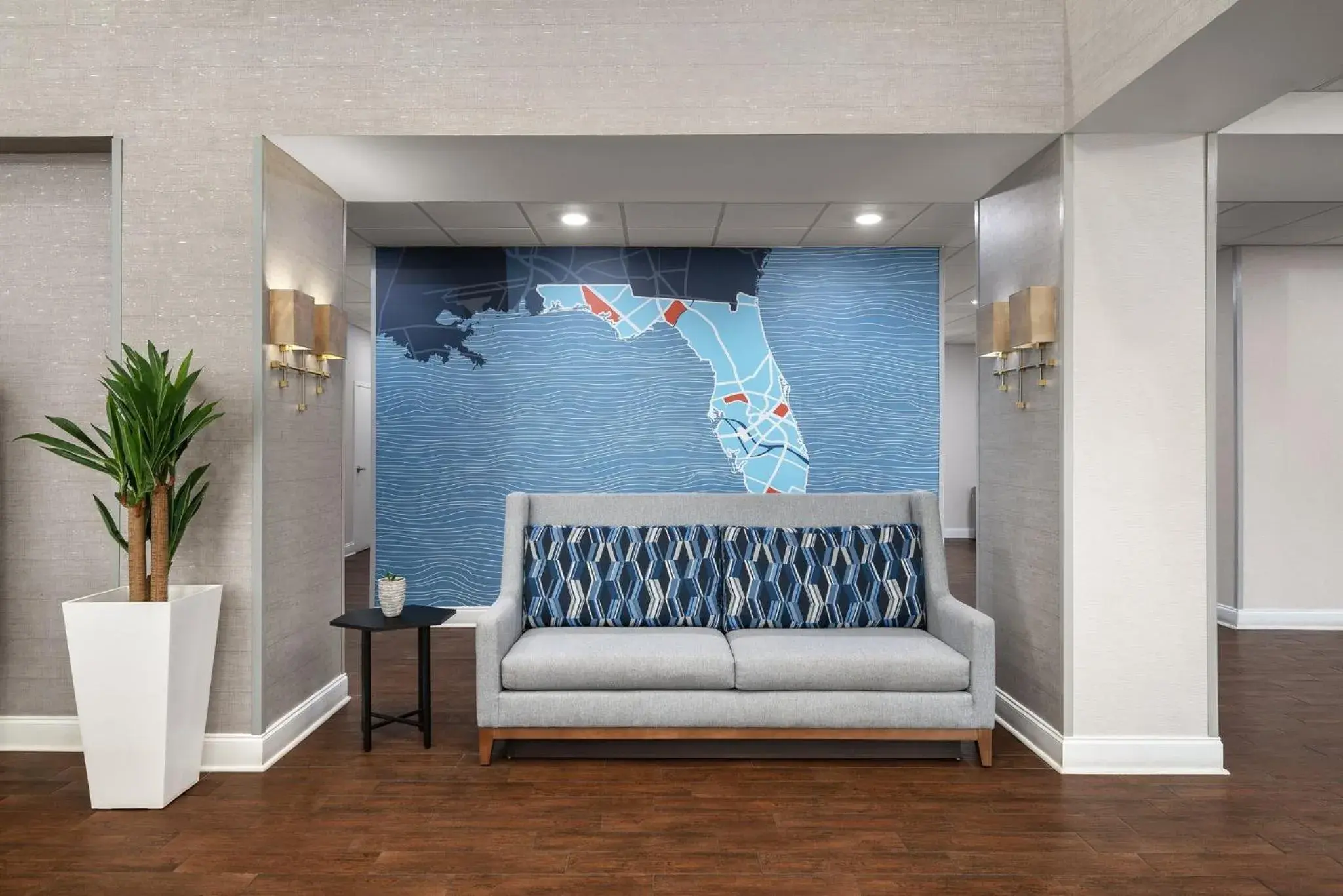 Property building in Holiday Inn Express & Suites Destin - Miramar Beach by IHG Property building in Holiday Inn Express & Suites Destin - Miramar Beach by IHG