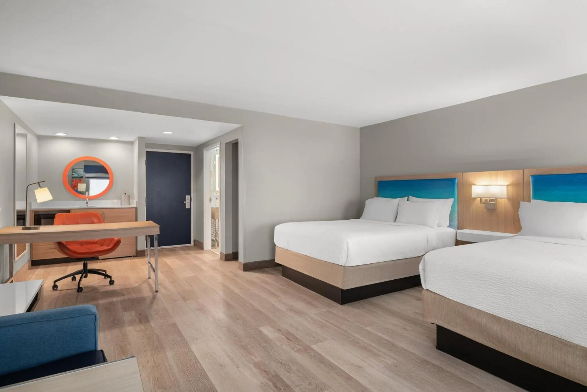 Photo of the whole room, Bed in Holiday Inn Express & Suites Destin - Miramar Beach by IHG