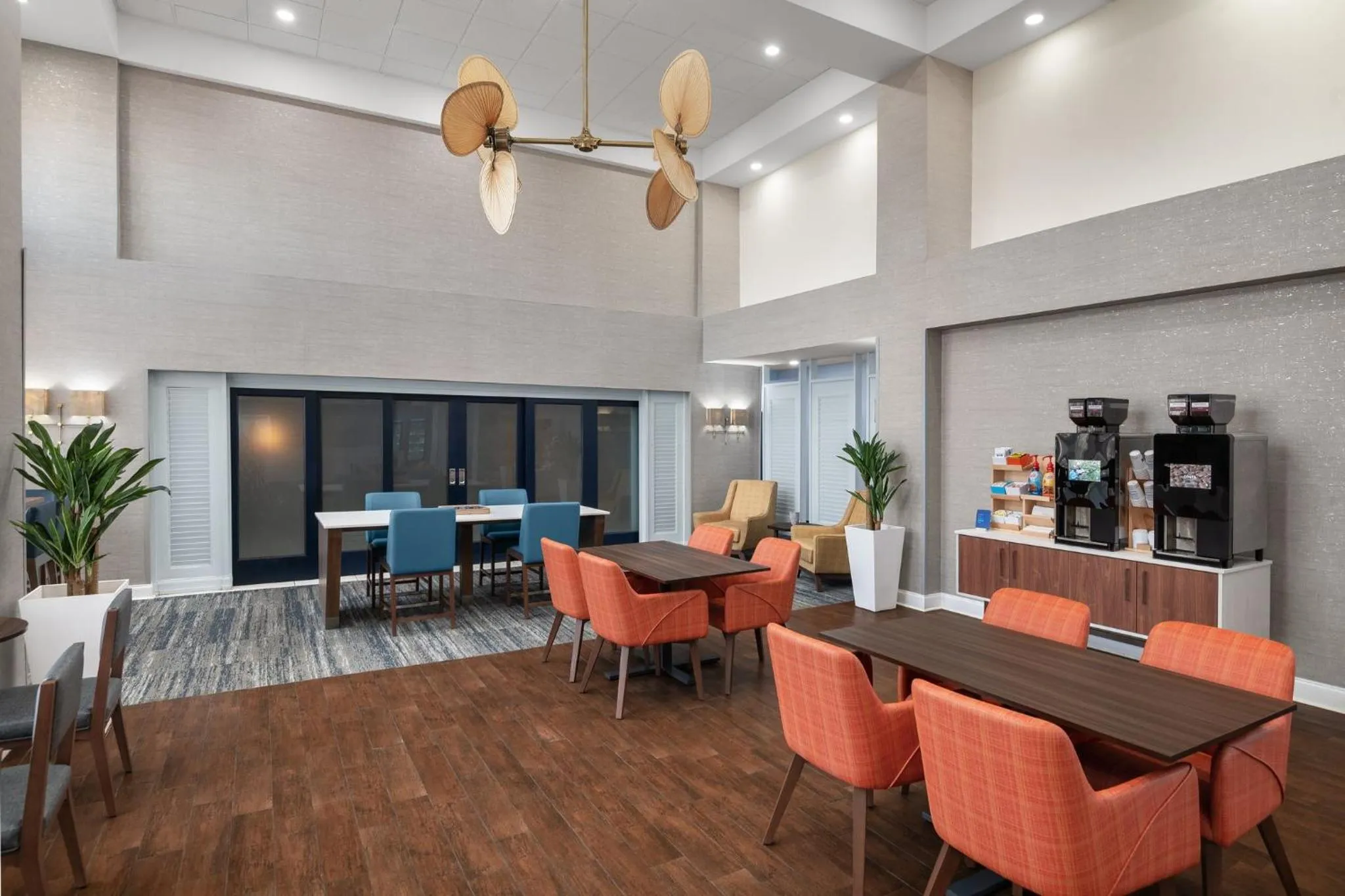 Breakfast in Holiday Inn Express & Suites Destin - Miramar Beach by IHG